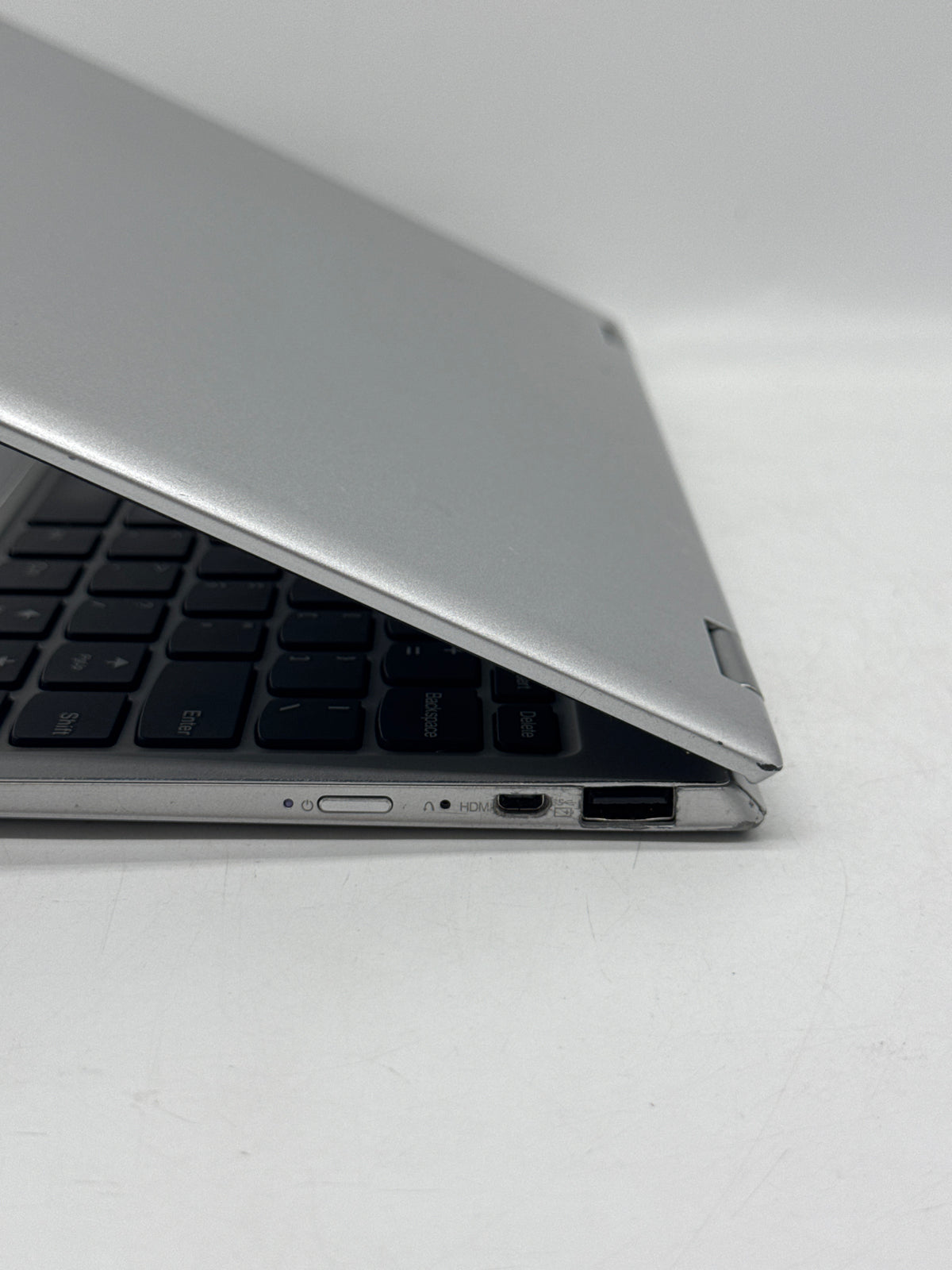 Lenovo Yoga 80V6 14" Intel i5-7Y54 8GB RAM 128GB SSD Silver - Used