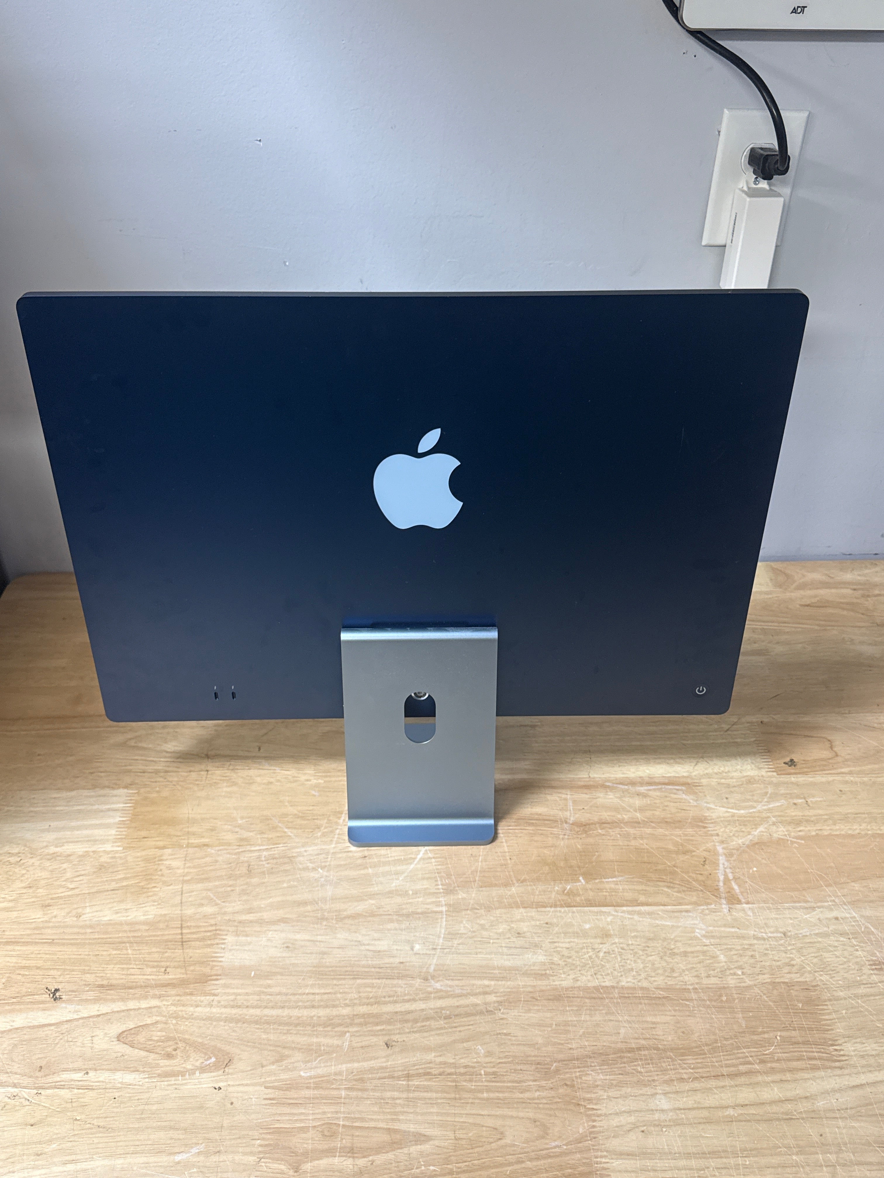 2023 Apple iMac 24" M3 8 Core 4.0GHz 8GB RAM 256GB SSD Blue A2874