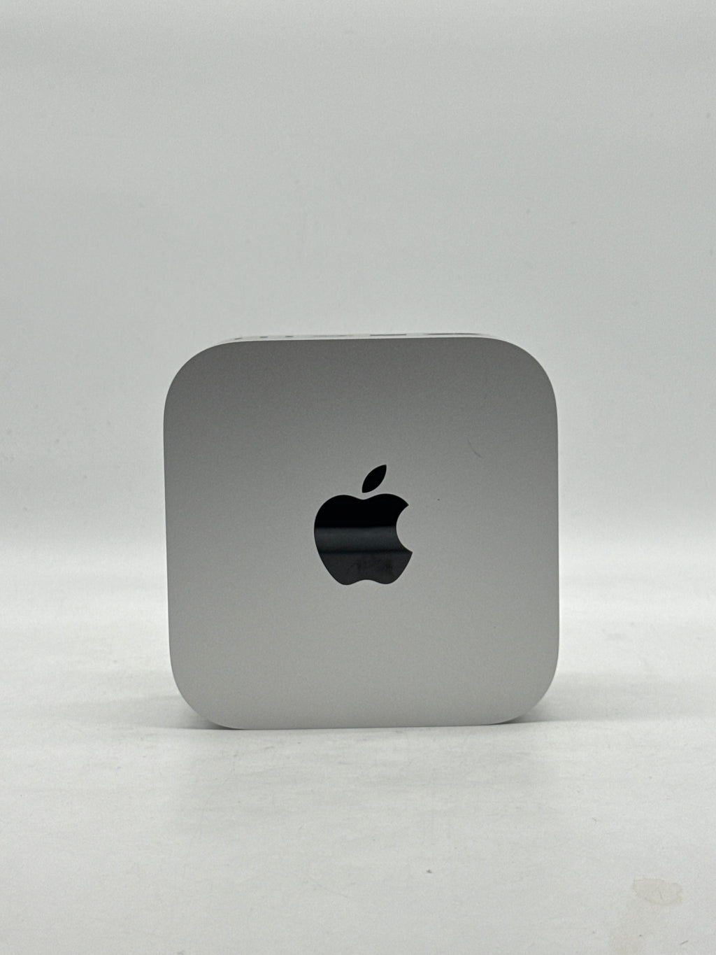 Apple Mac Mini A3238 M4 10-Core CPU 10-Core GPU 16GB RAM 256GB SSD Silver - Used