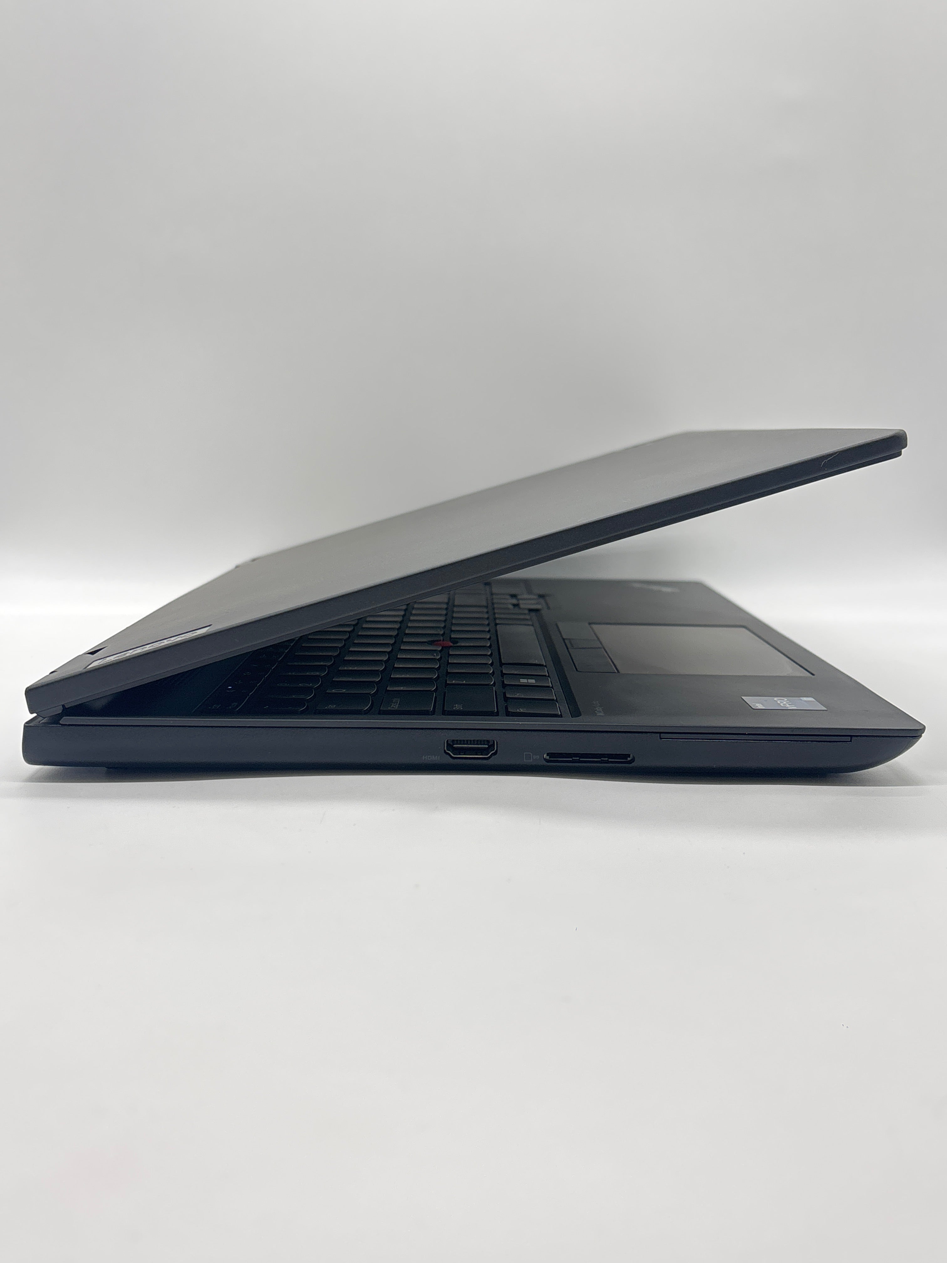 Lenovo ThinkPad P16v Gen 1 i7-13800H 32 GB RAM 512GB SSD RTX A1000 - For Parts (Read DESC)
