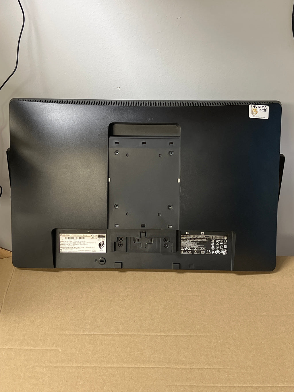 Pair of HP ProDisplay P223 22" FHD WLED LCD Monitor - Used