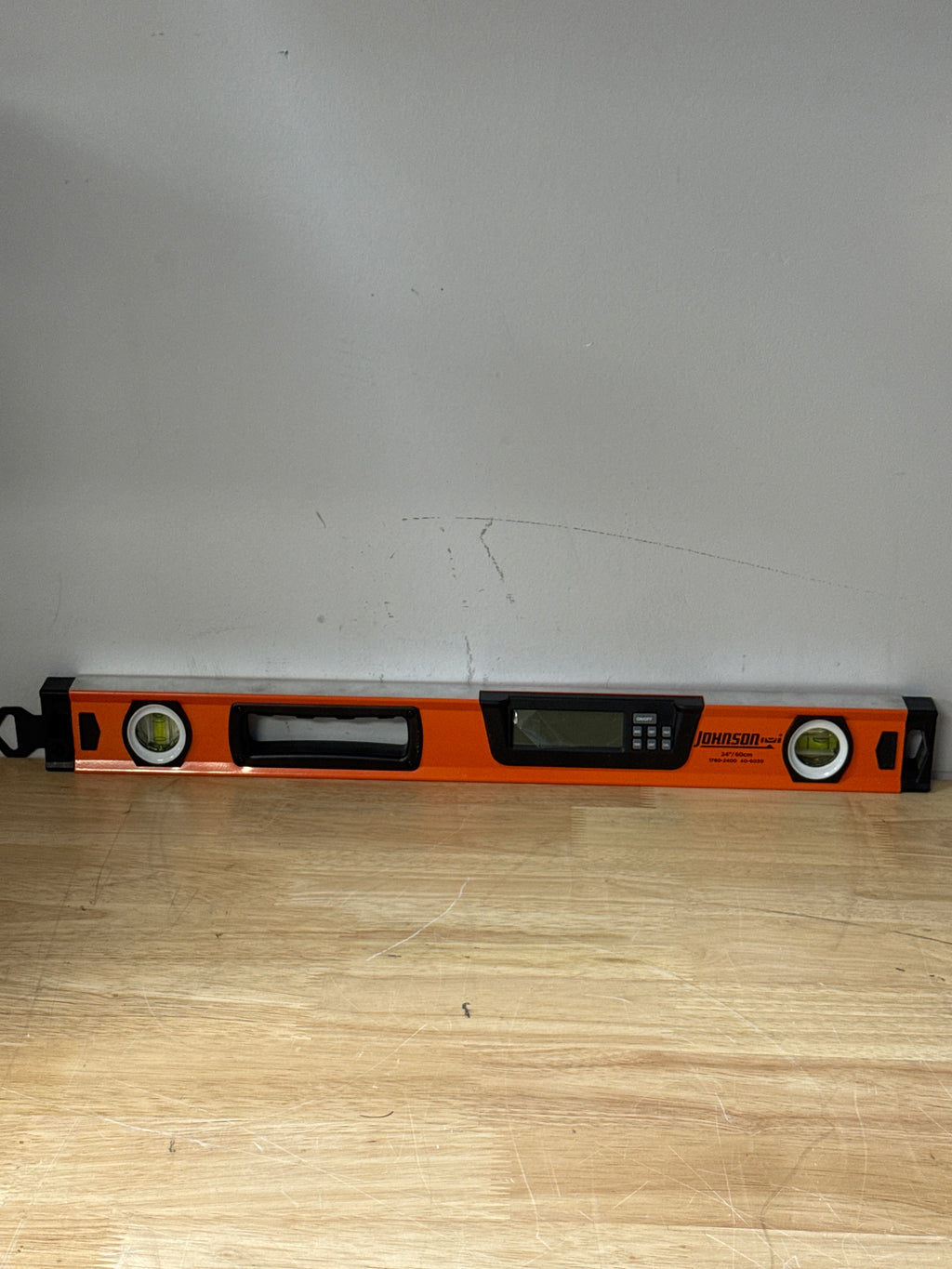 JOHNSON 1760-2400 DIGITAL LEVEL 24'' - Used