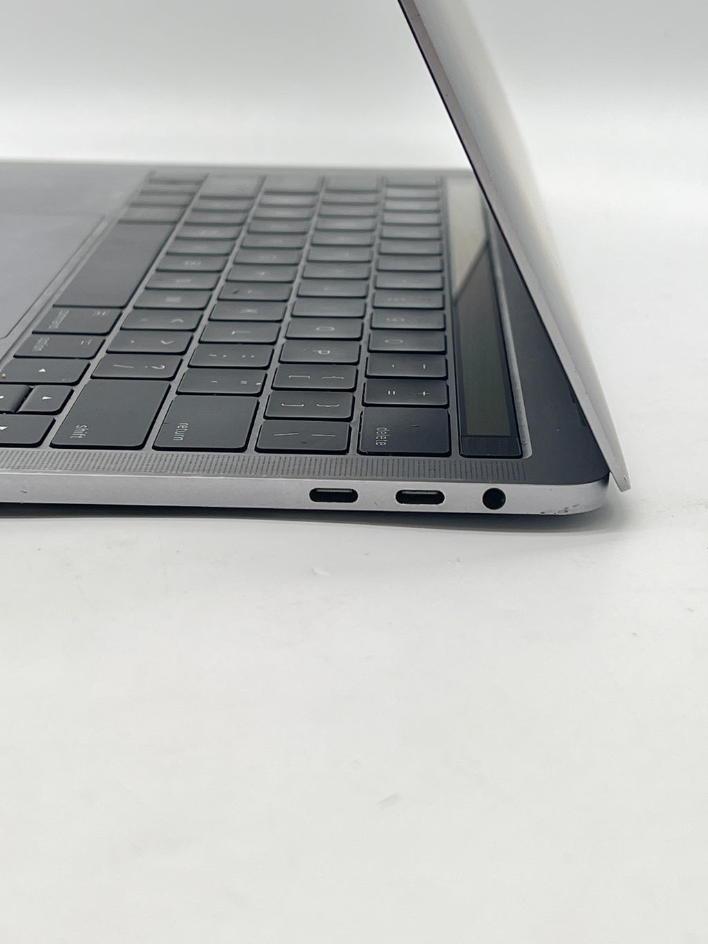 Apple MacBook Pro 13" A1706 Core i5 8GB RAM 256GB HD - For Parts (Read)