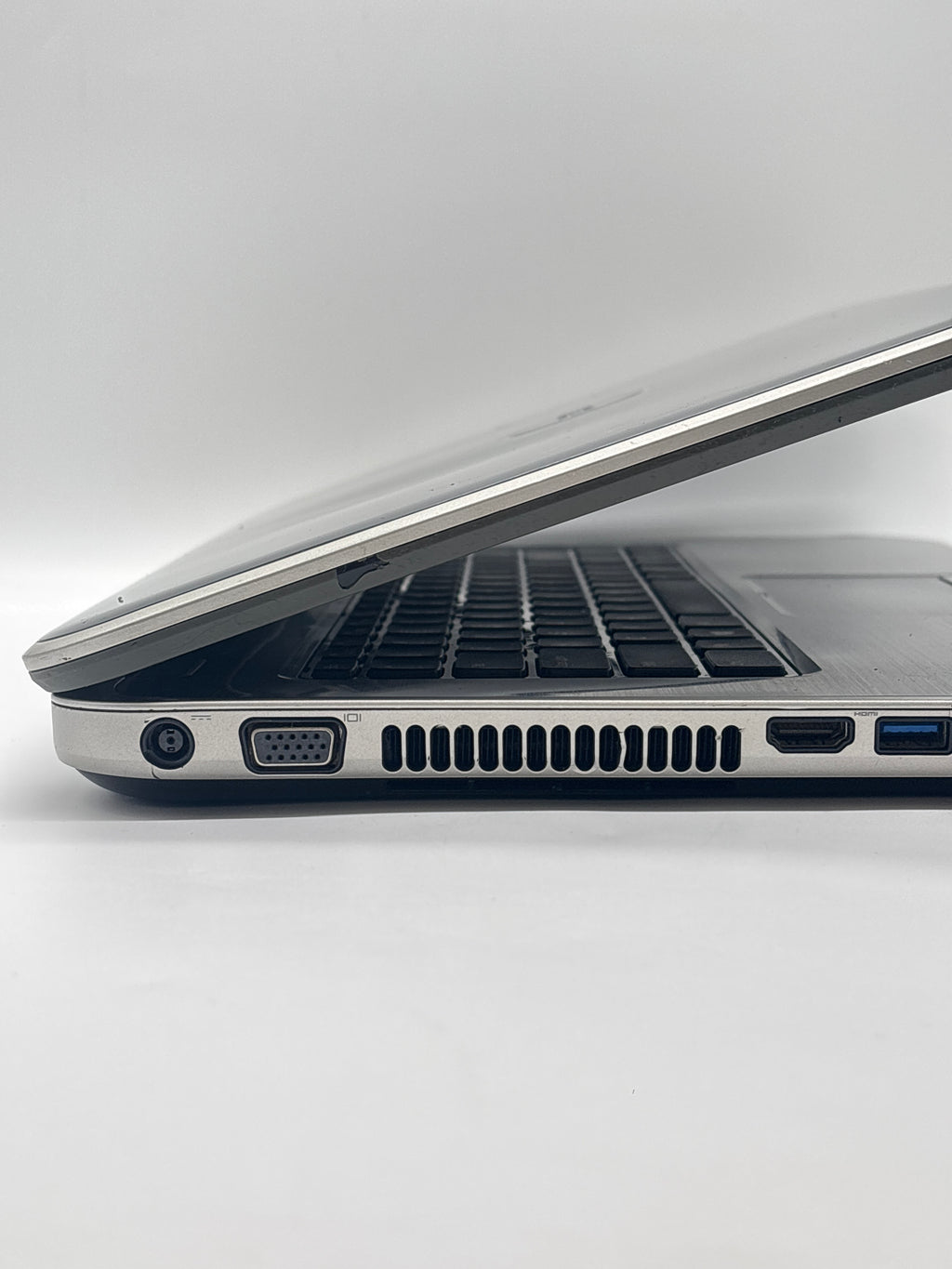 Dell Inspiron 5520 i5-3210m 8GB RAM 1TB HDD - For Parts (Read DESC)
