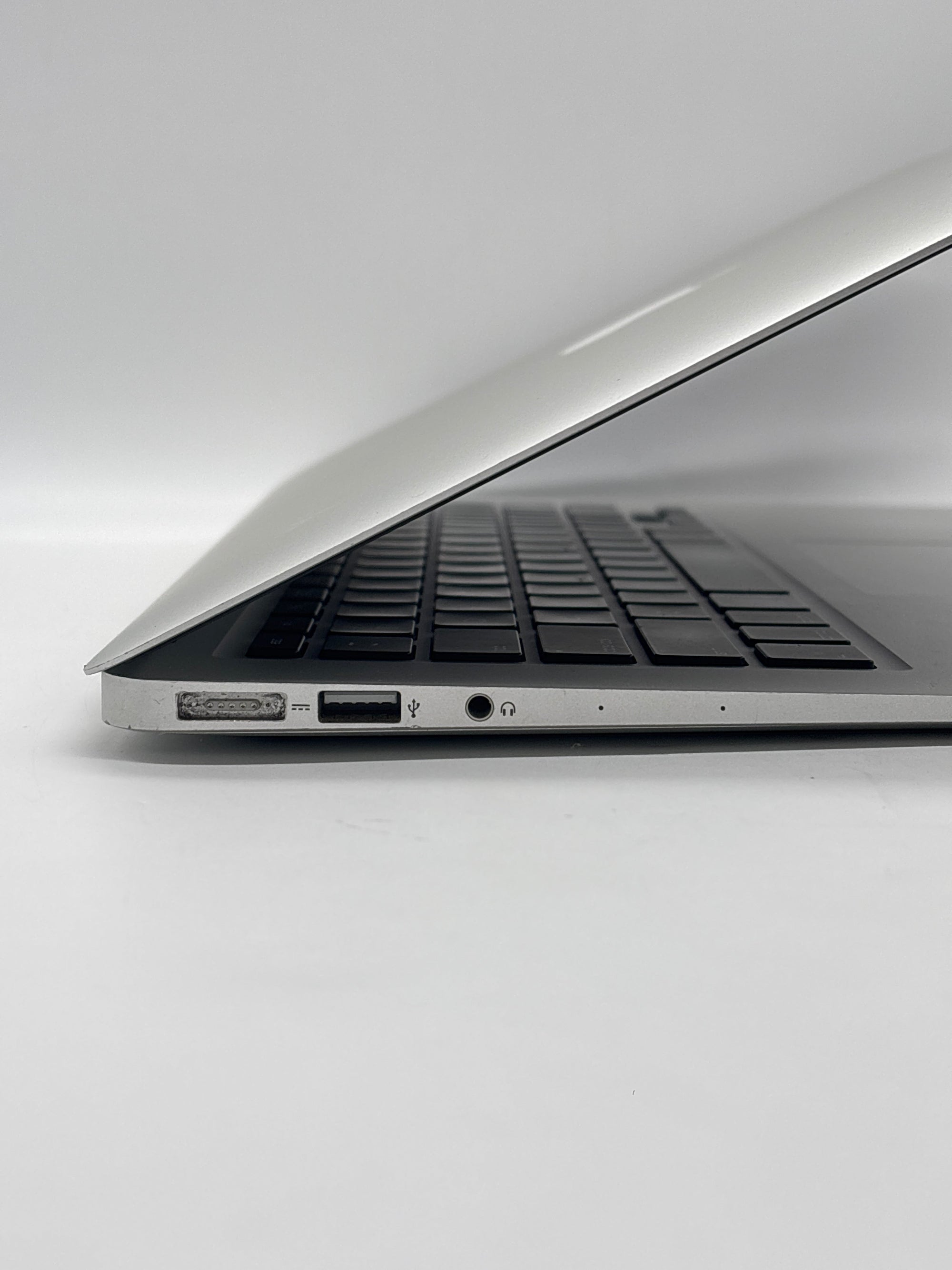 Apple MacBook Air 13.3" A1466 2017 i5 1.8 GHz 8GB RAM 128GB SSD