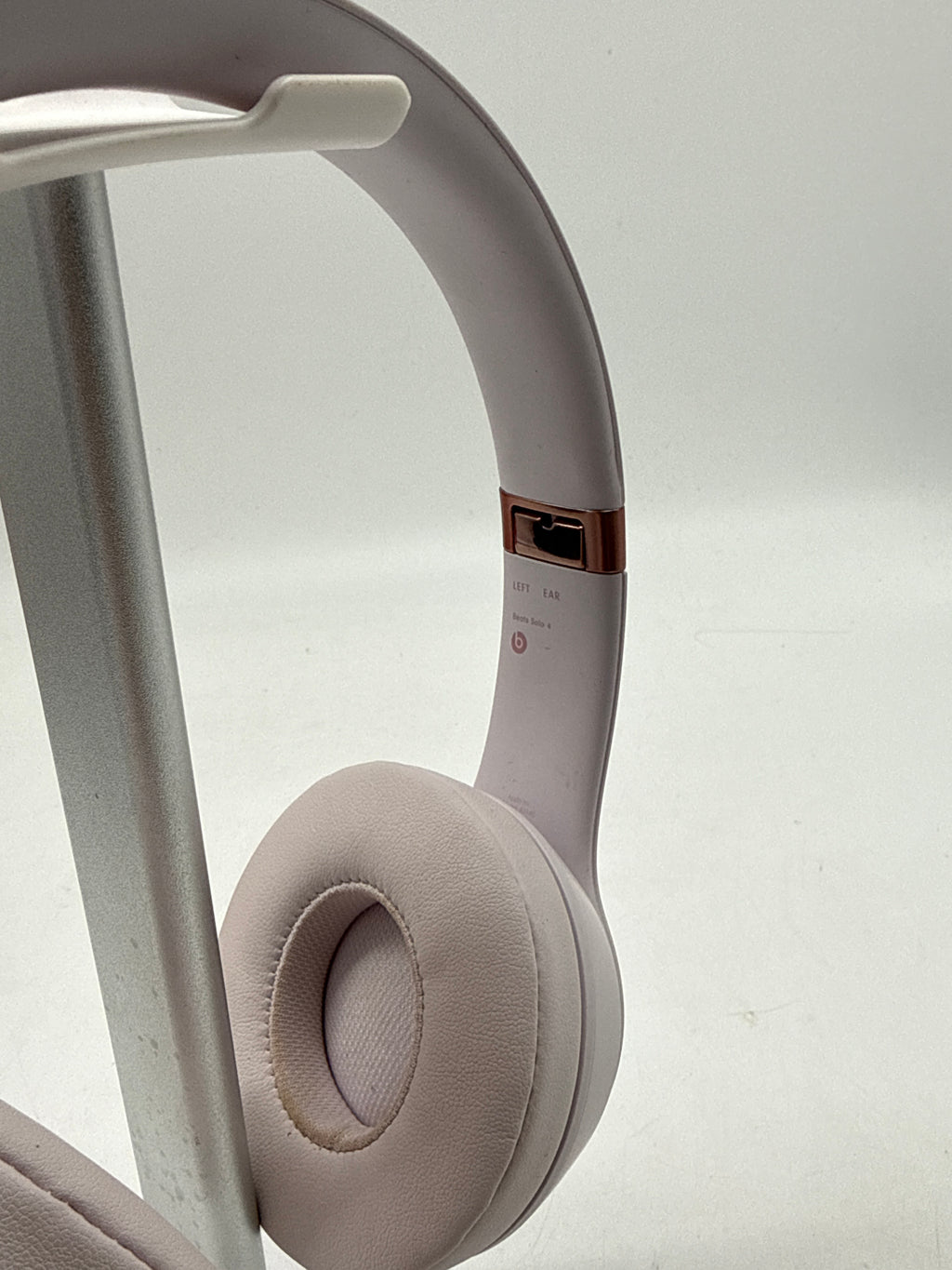 Beats Solo 4 Bluetooth Wireless On-Ear Headphones Pink - Used