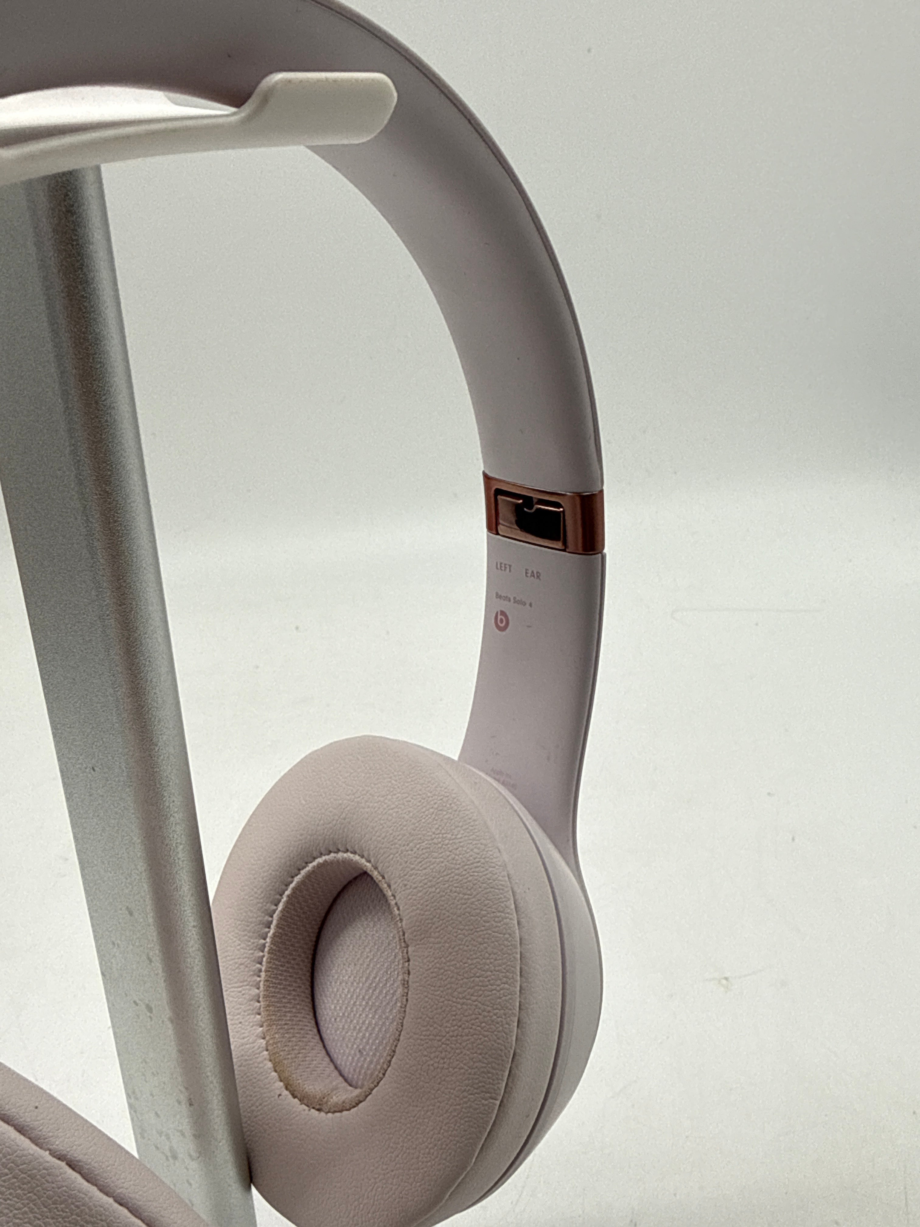 Beats Solo 4 Bluetooth Wireless On-Ear Headphones Pink - Used