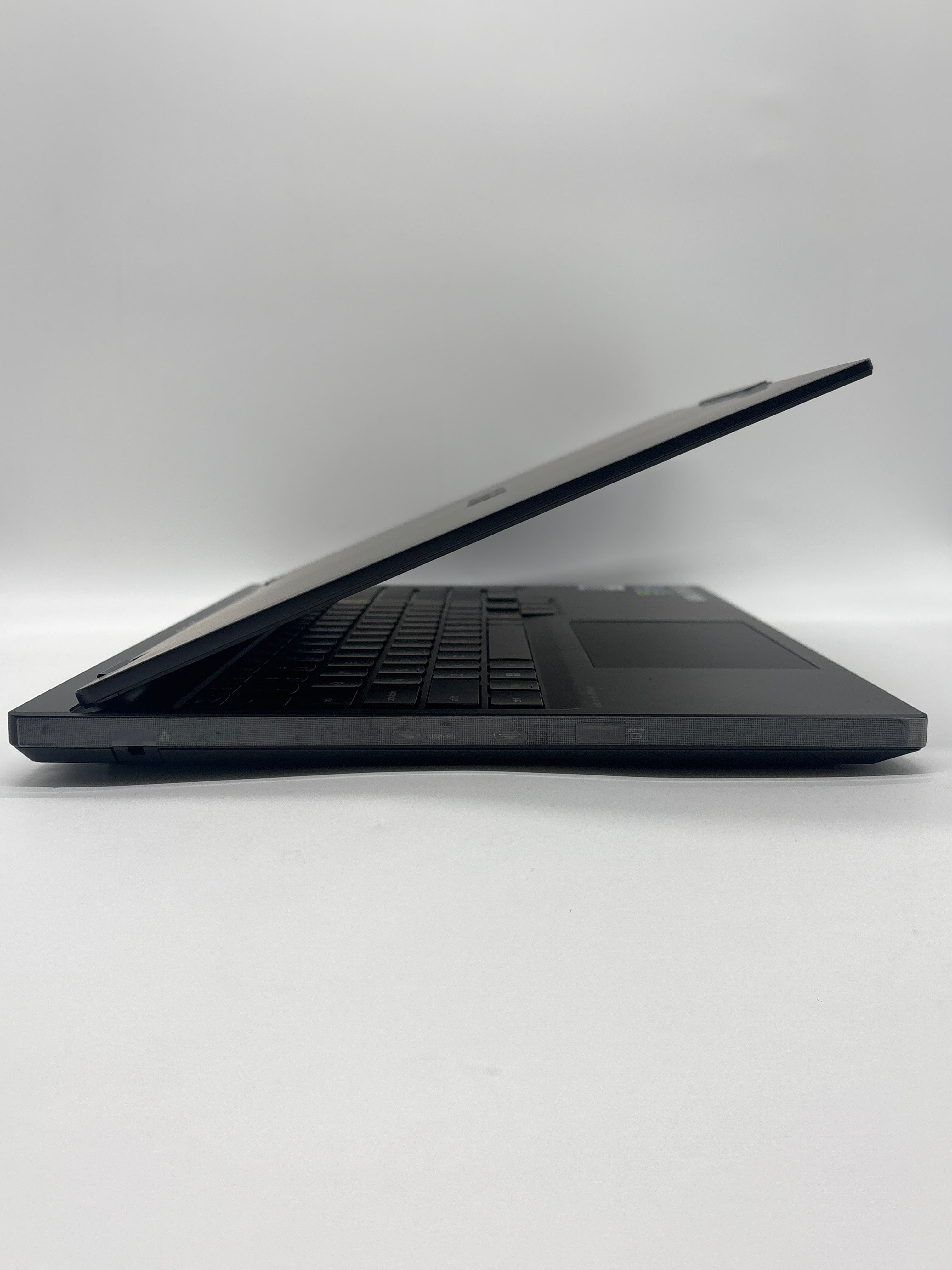 Lenovo Legion 5i 15IRX10 i7-14700HX 16GB RAM 1TB SSD RTX 5060 - Open Box