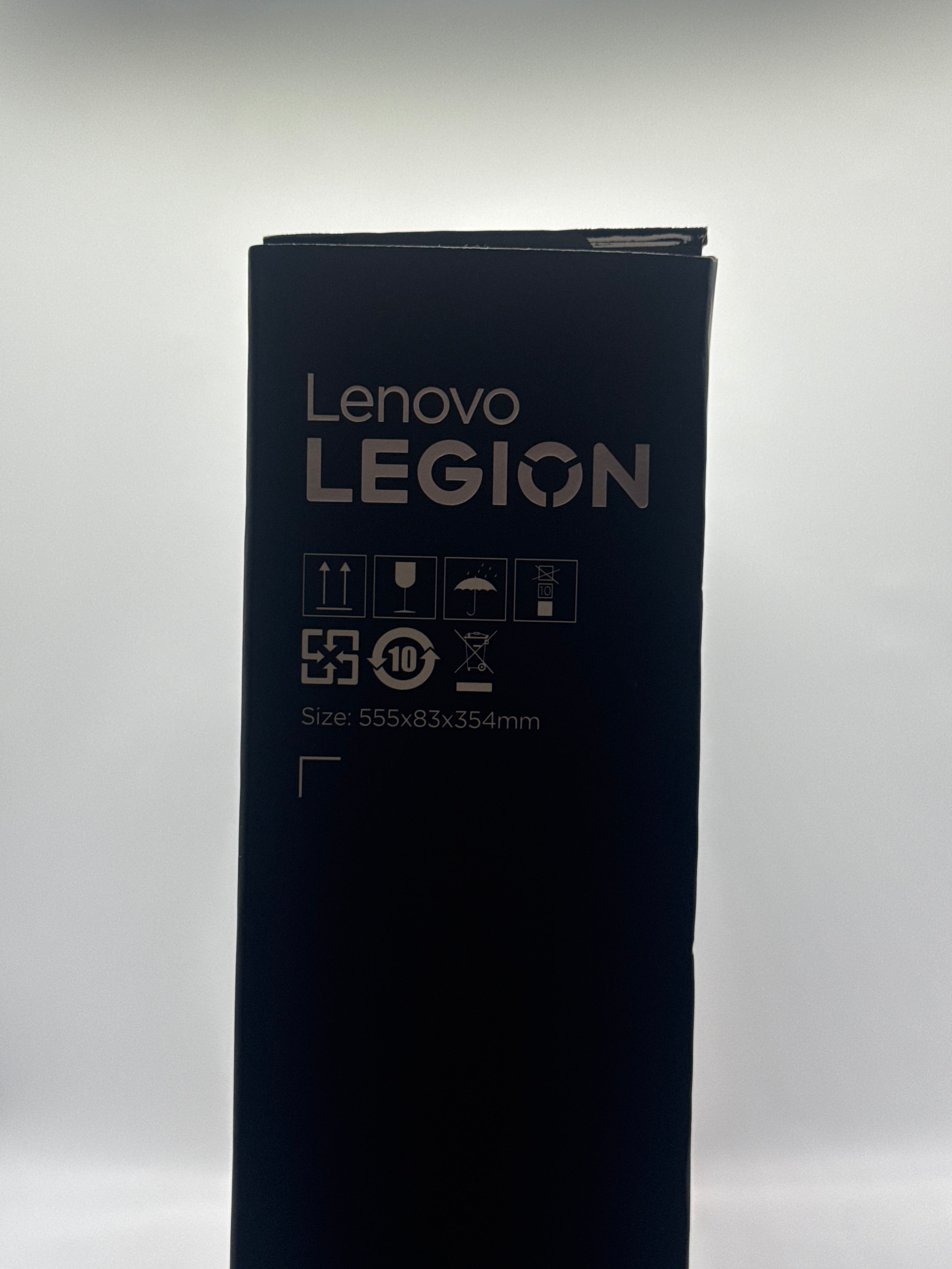 Lenovo Legion Pro 7 16IAX10H Ultra 9 275HX 64GB RAM 2TB SSD RTX 5090 - Warranty