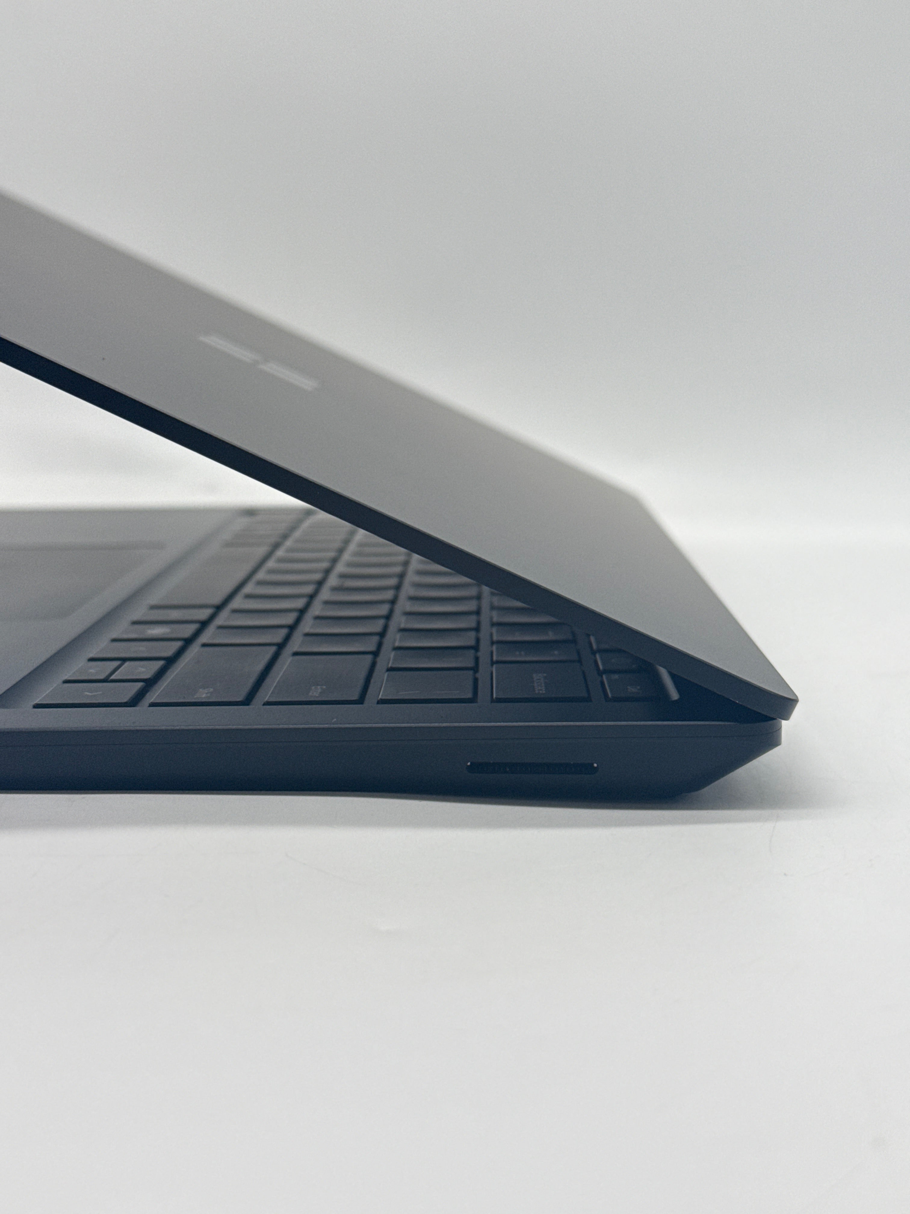 Microsoft Surface Laptop 6 Business Ultra 7 165H 16GB RAM 256GB SSD