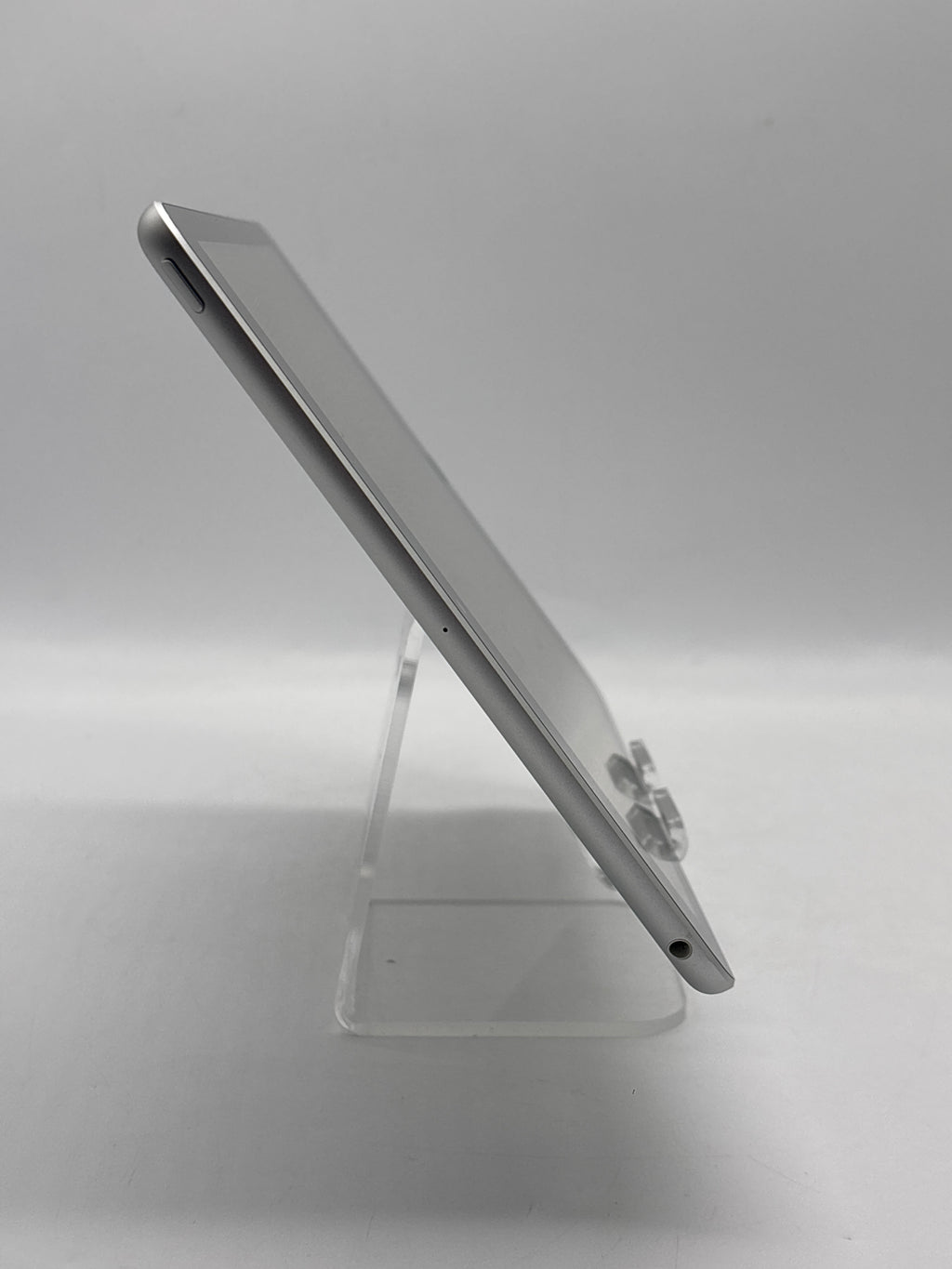 Apple iPad 9th Gen A2602 64GB Wi-Fi Silver - Remotely Managed