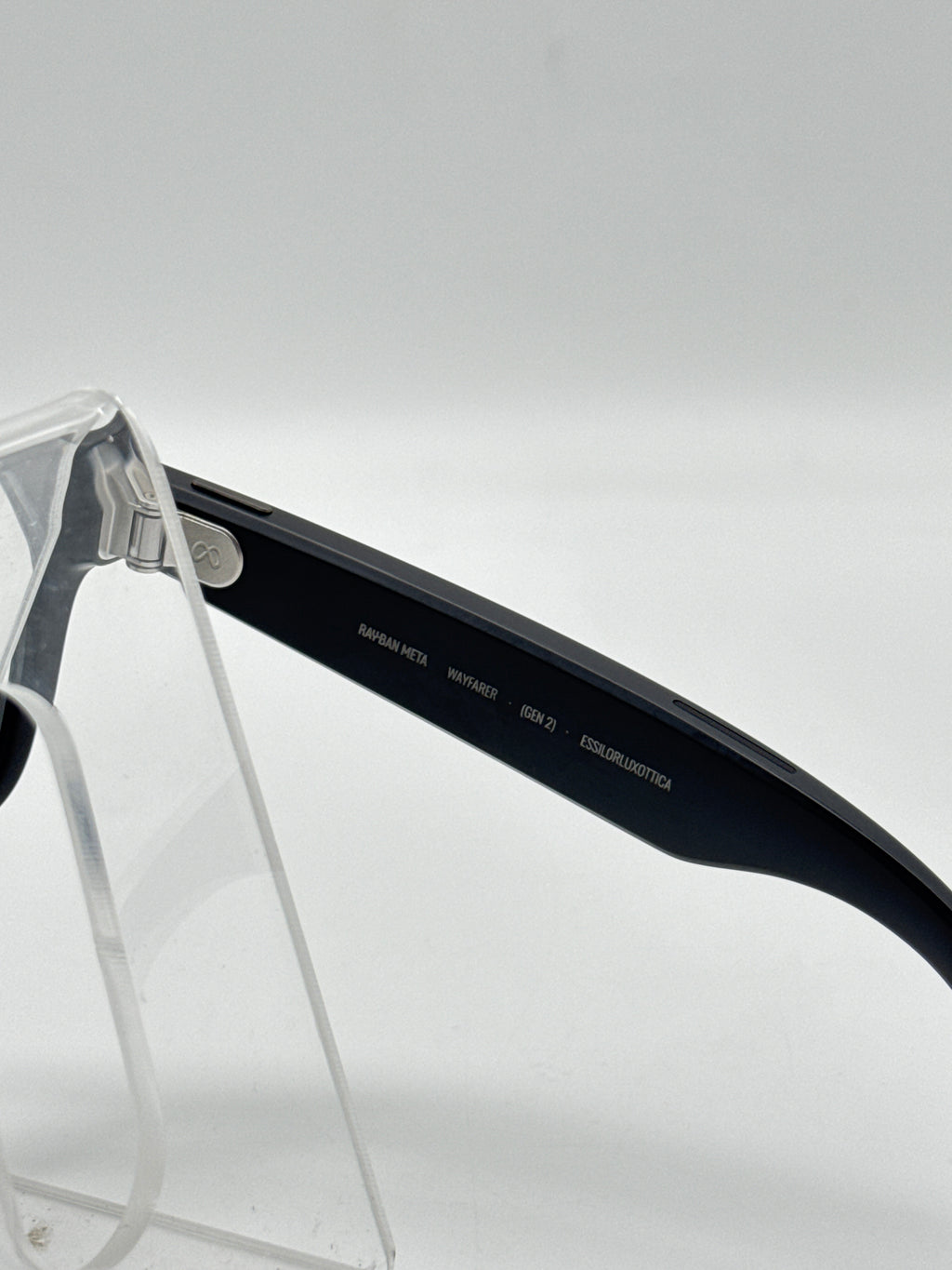 Ray-Ban Meta Wayfarer Gen 2 RW4012 Smart Glasses 32GB Black Clear Frame - Used