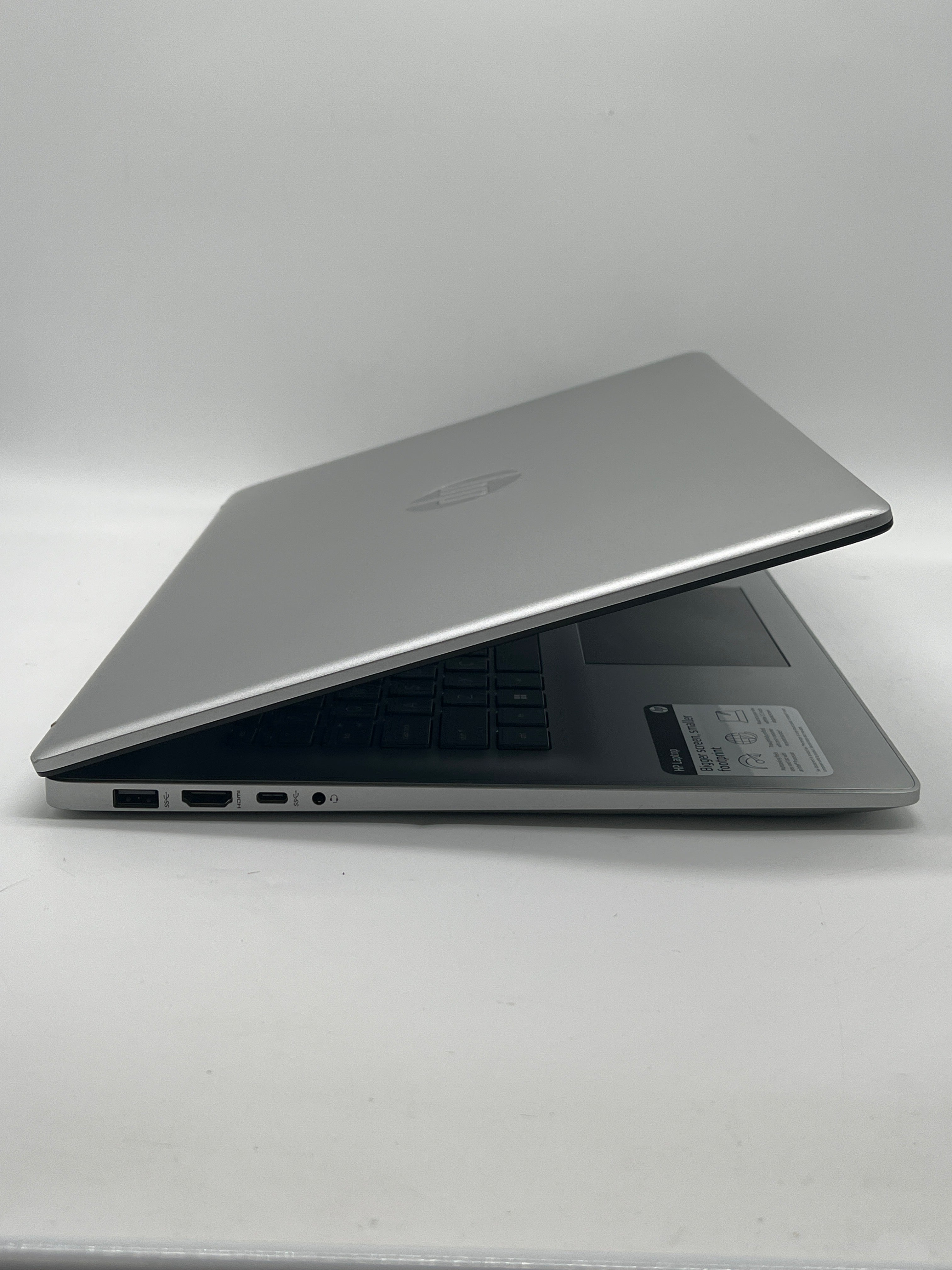 HP 17-cn4153cl 17" Core 5 120 16GB RAM 1TB SSD Touchscreen - Used
