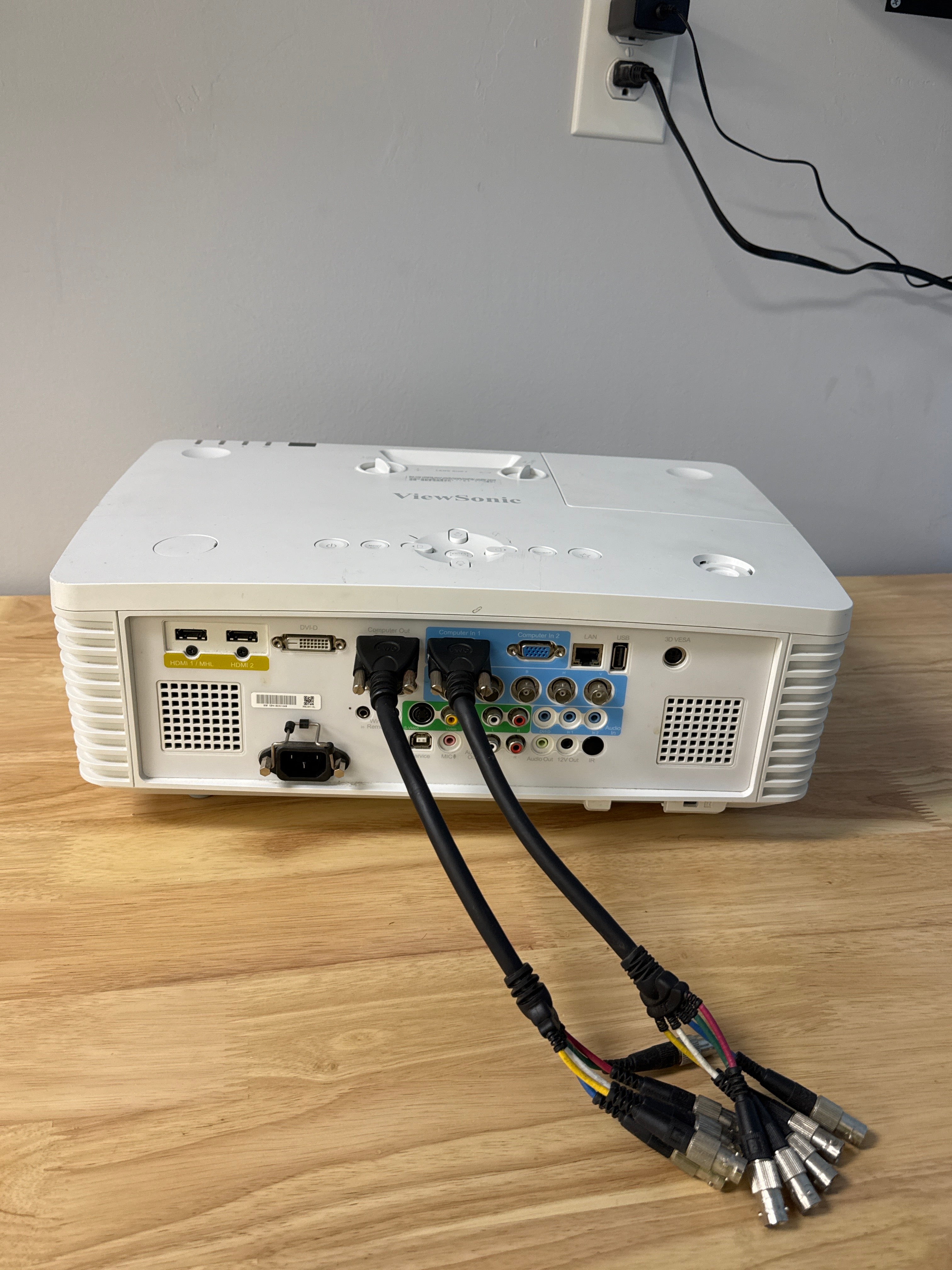 ViewSonic Pro9510L DLP XGA Projector Lamp Hours 311