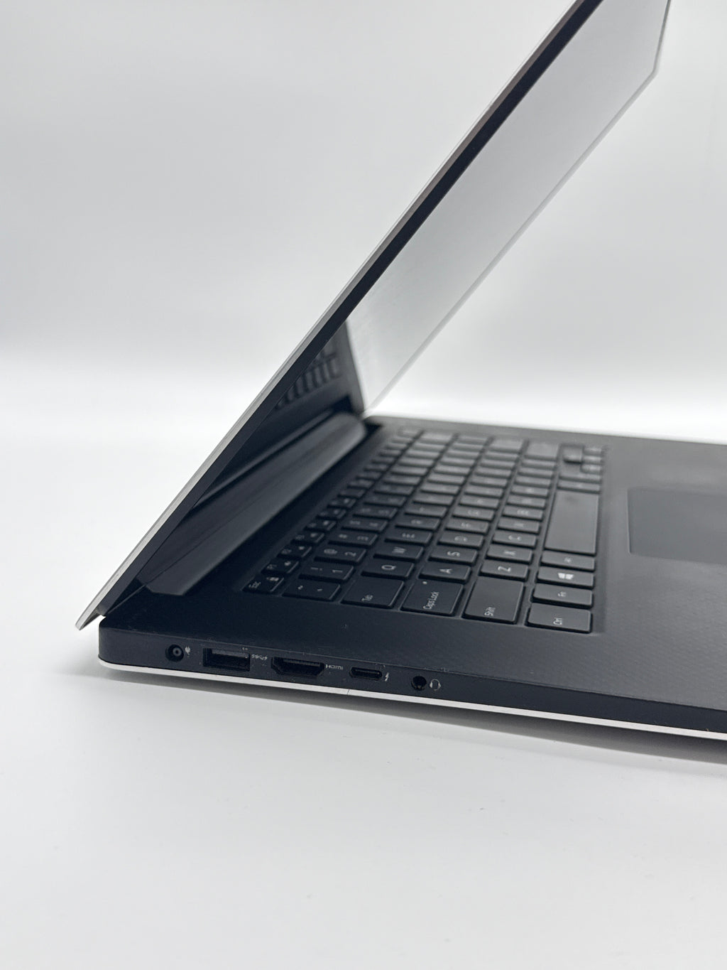 Dell XPS 15 9550 i7-6700HQ 16GB RAM 1TB SSD GTX 960M