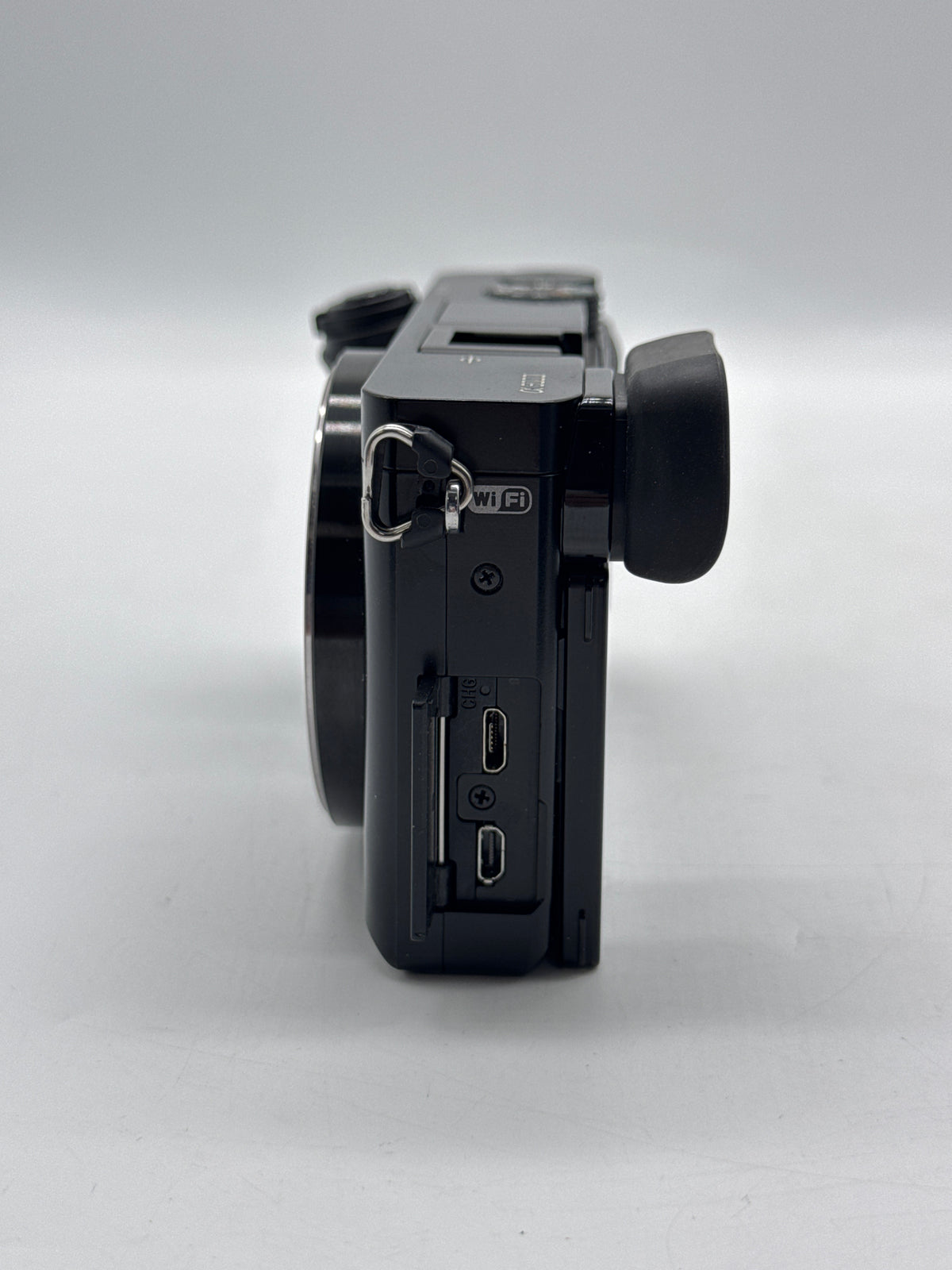 Sony A6000 Mirrorless Camera w/ 16-50mm OSS Lens - Used