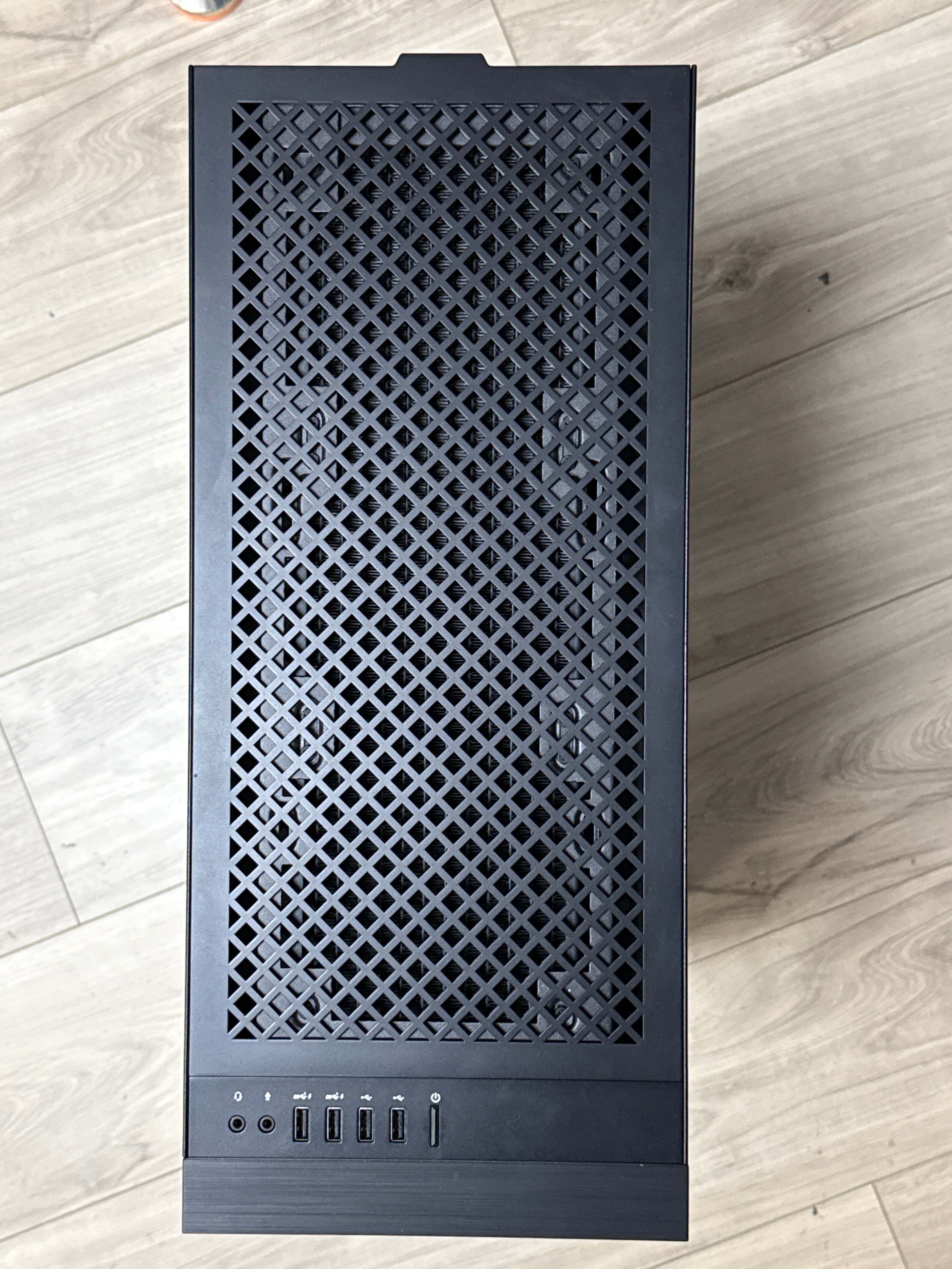 HP Omen 45L Ryzen 9 7900X 64GB RAM 4TB HDD + 4TB SSD RTX 4090 (24GB)