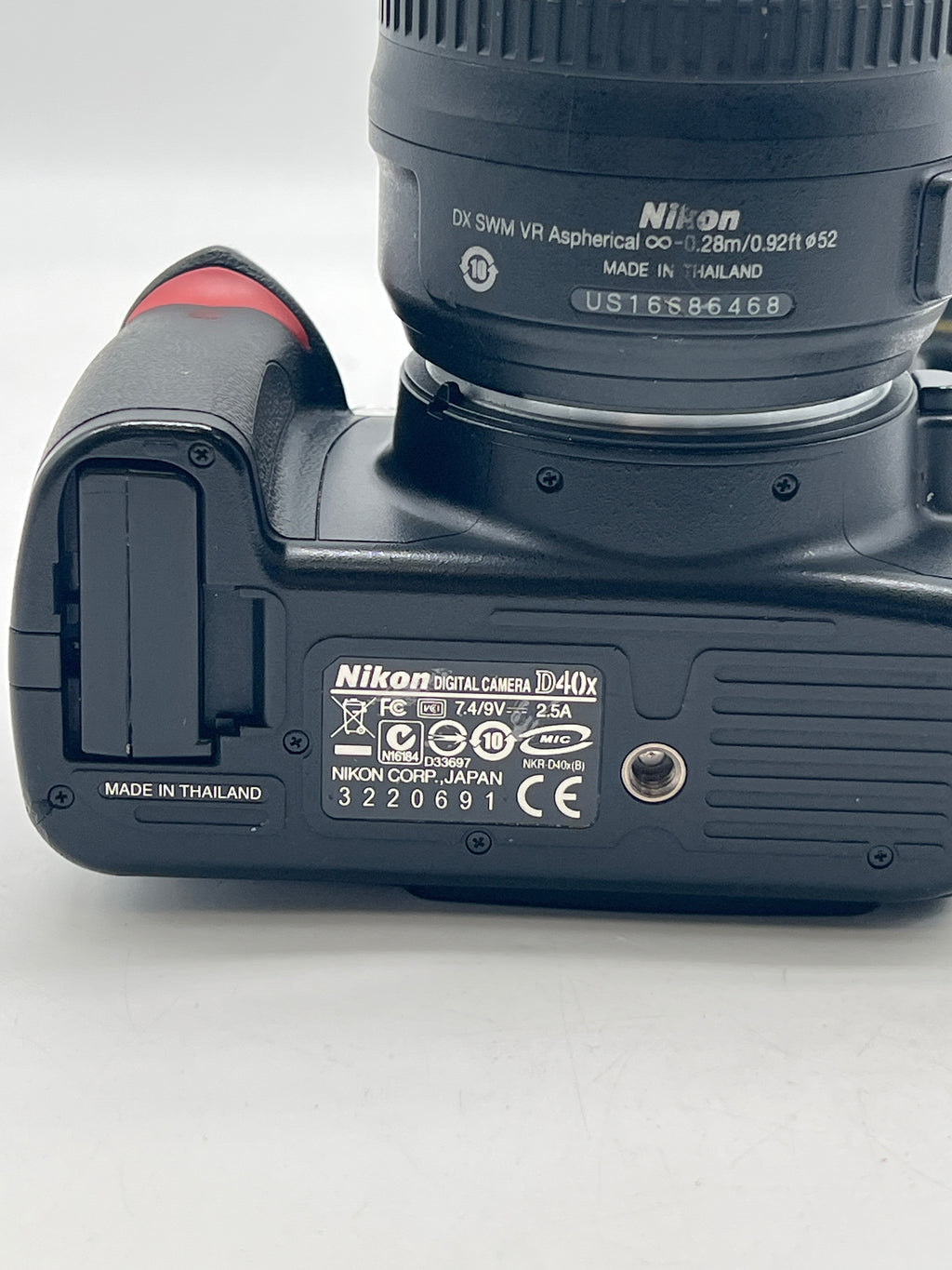 Nikon D40X Digital SLR Camera Black W/Nikon 18-55mm lens AF-S - For Parts