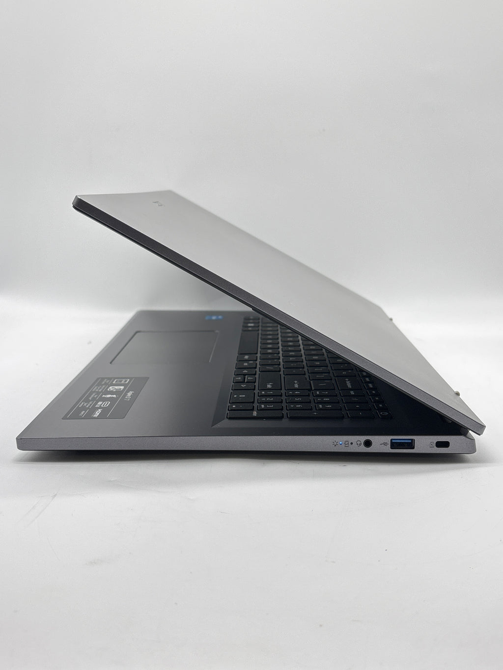 Acer Aspire 3 N23H5 15.6" Core i3-N305 8GB RAM 256GB SSD - Used