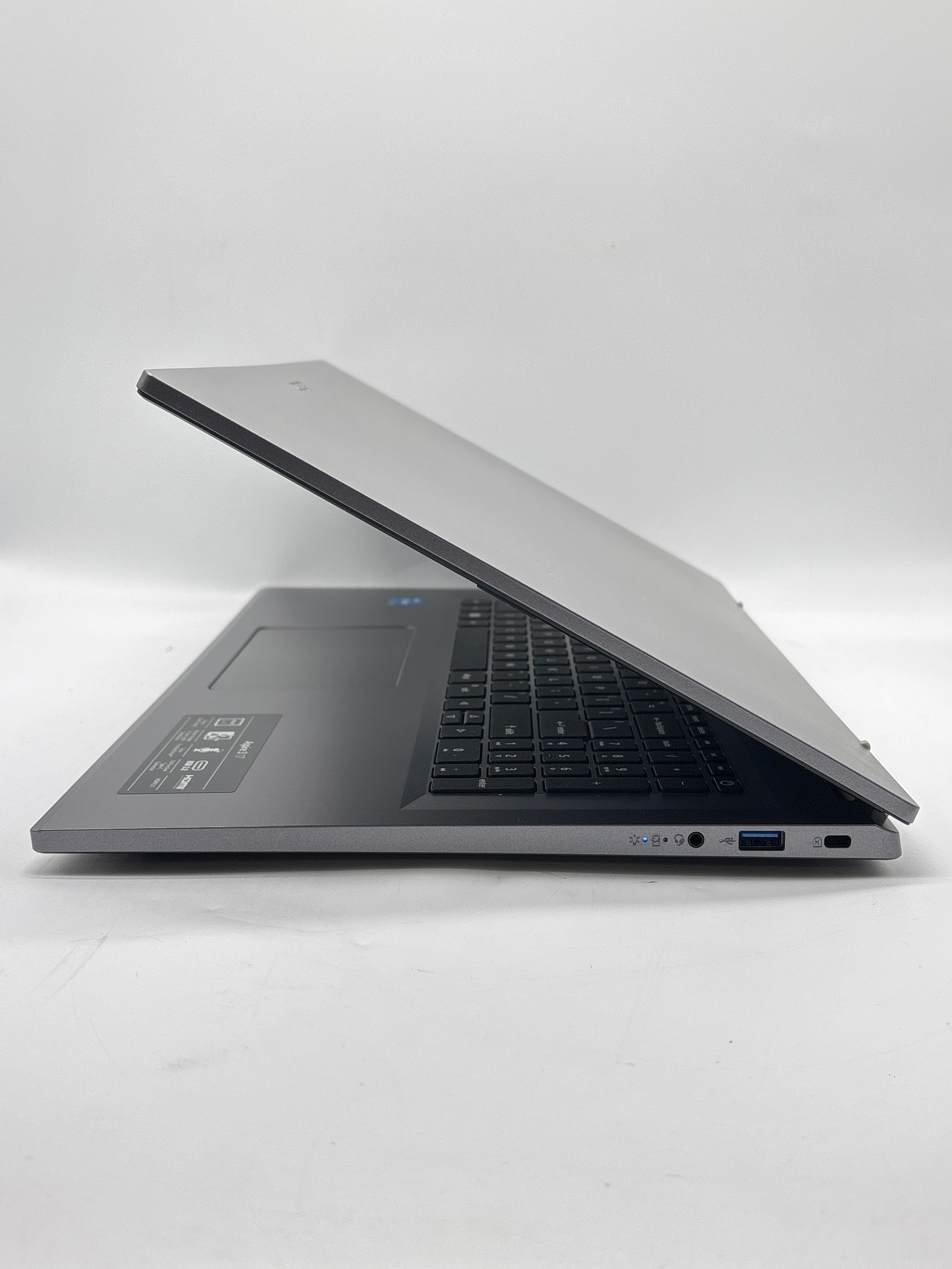 Acer Aspire 3 N23H5 15.6" Core i3-N305 8GB RAM 256GB SSD - Used