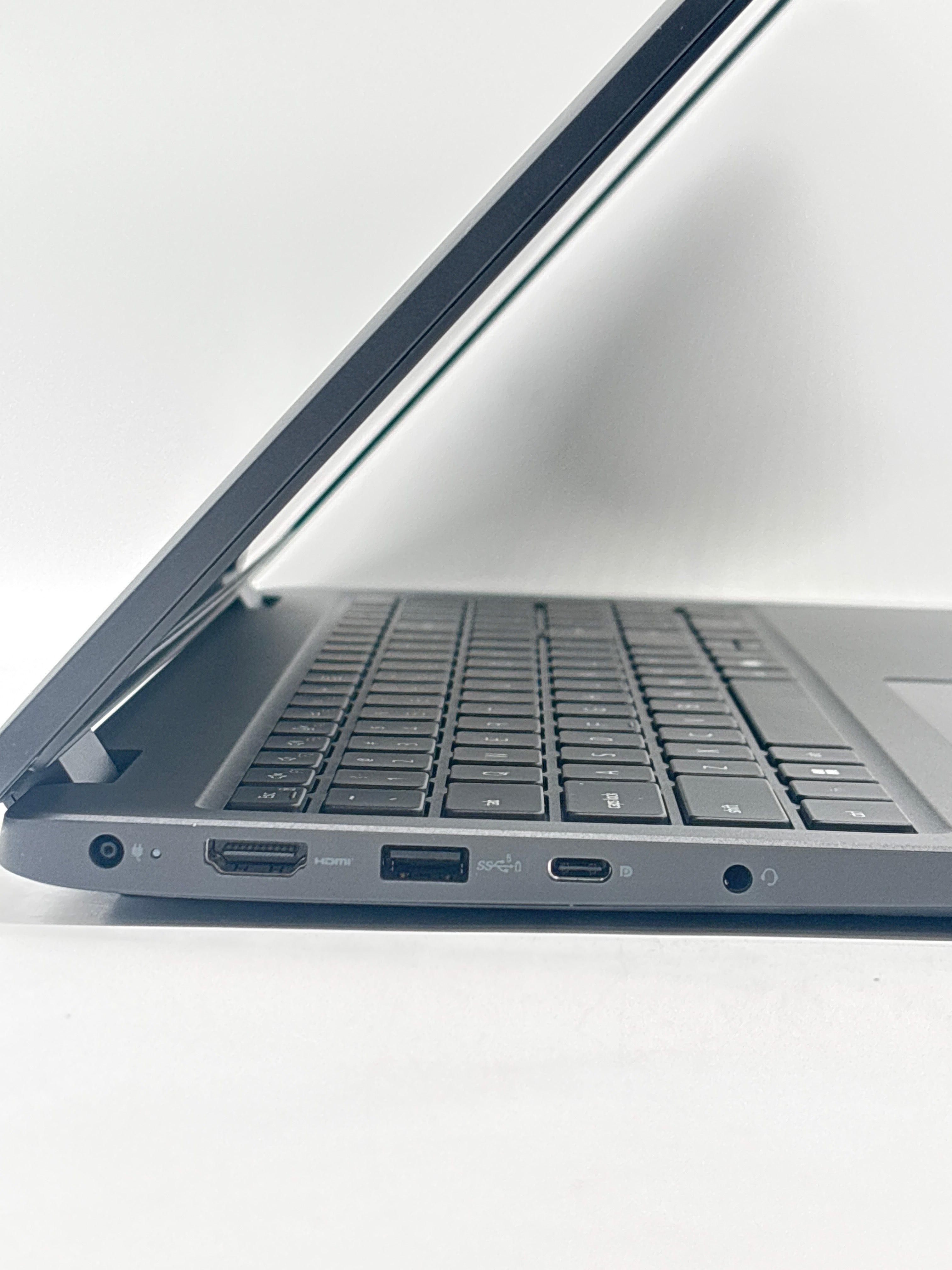 Dell Latitude 3550 15.6 in i7-1355U 16GB 512GB SSD - Used