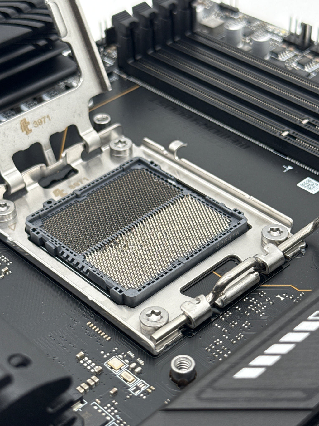 MSI MAG X670E TOMAHAWK WIFI ATX Motherboard Socket AM5 DDR5