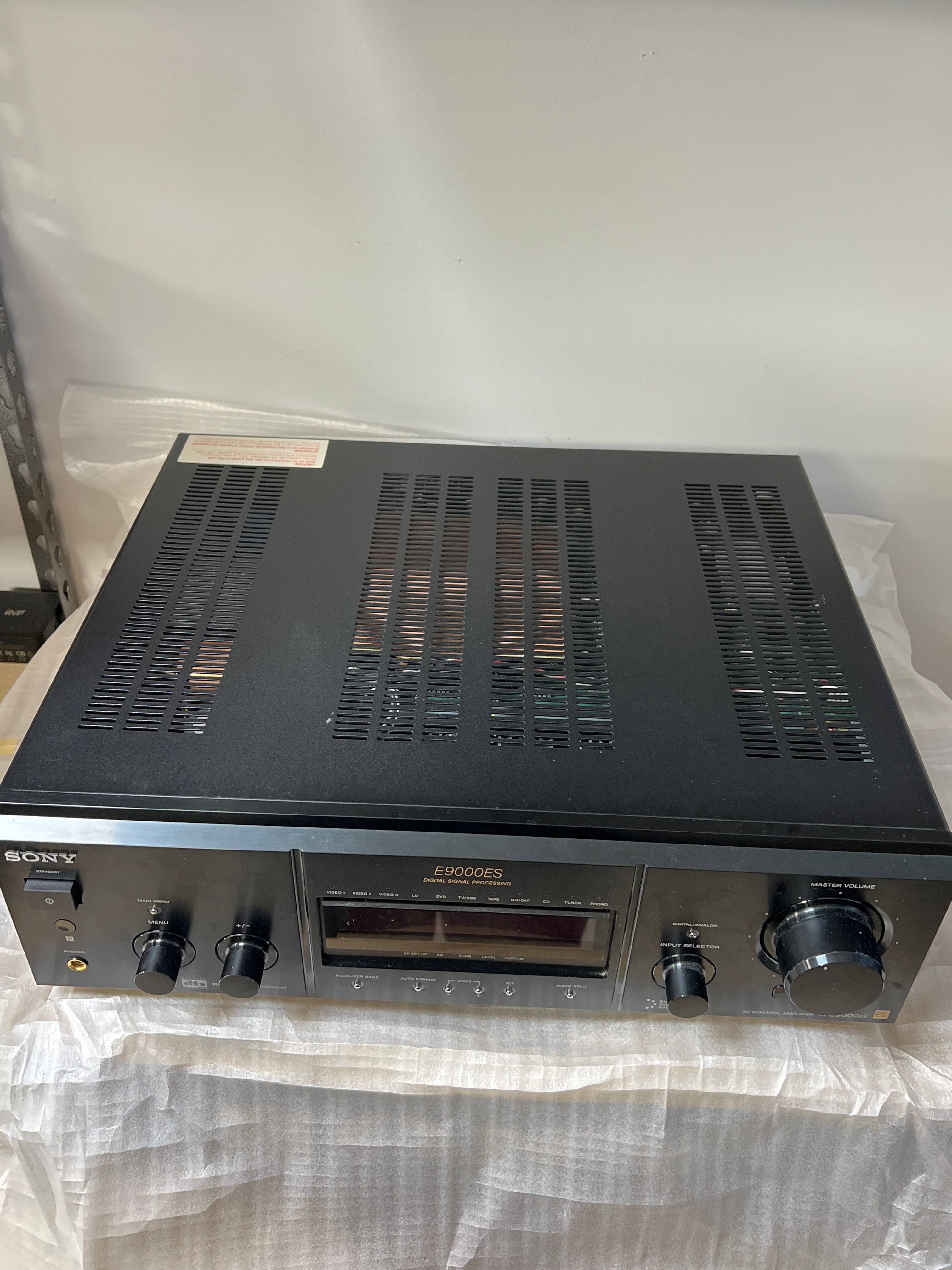 Sony TA-E9000ES Multi Channel Amplifier Digital Processor - Corner damage