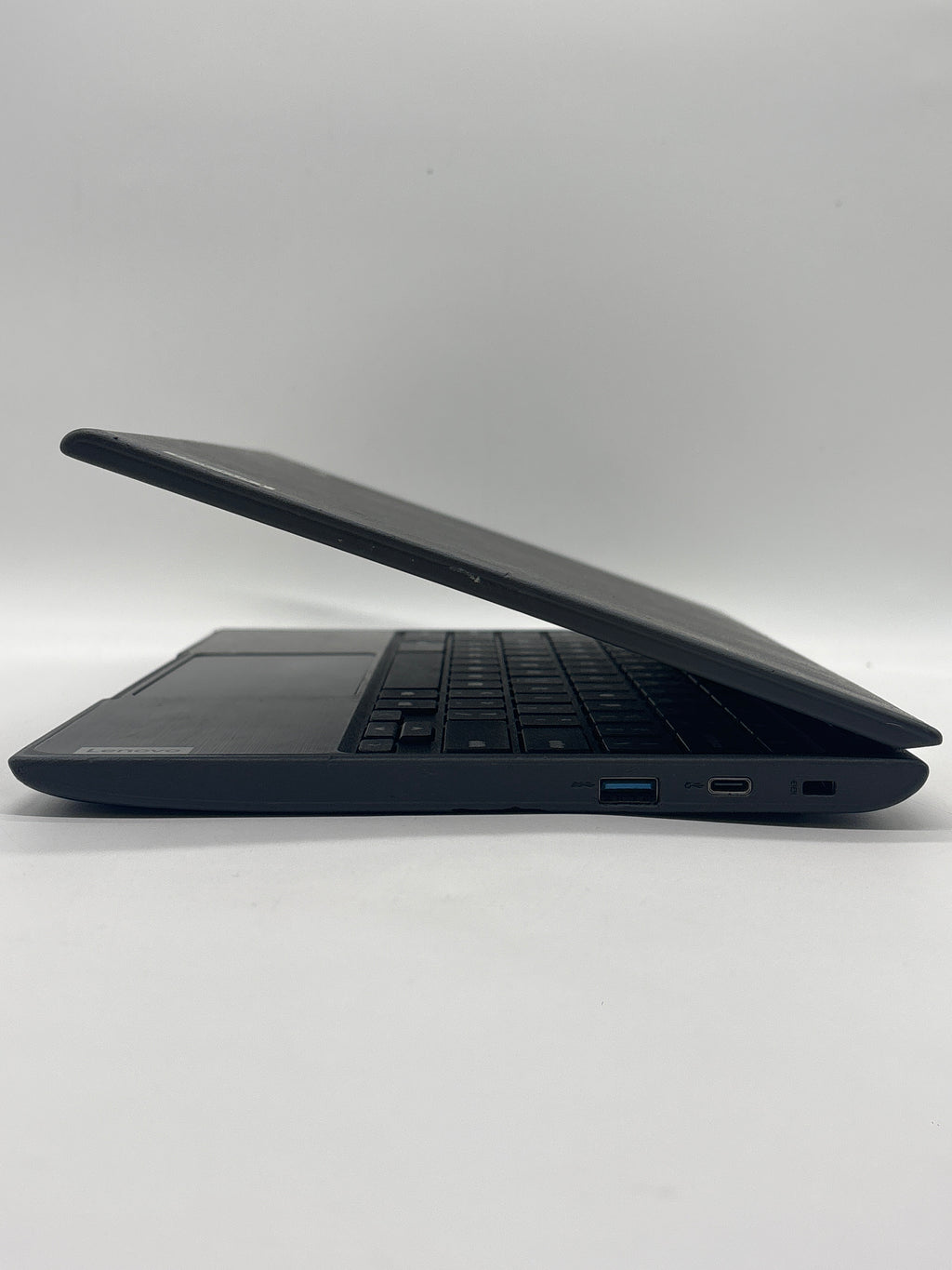 Lenovo 100e Chromebook 2nd Gen AMD 4-9210C 4GB RAM 32GB SSD - For Parts (Read)