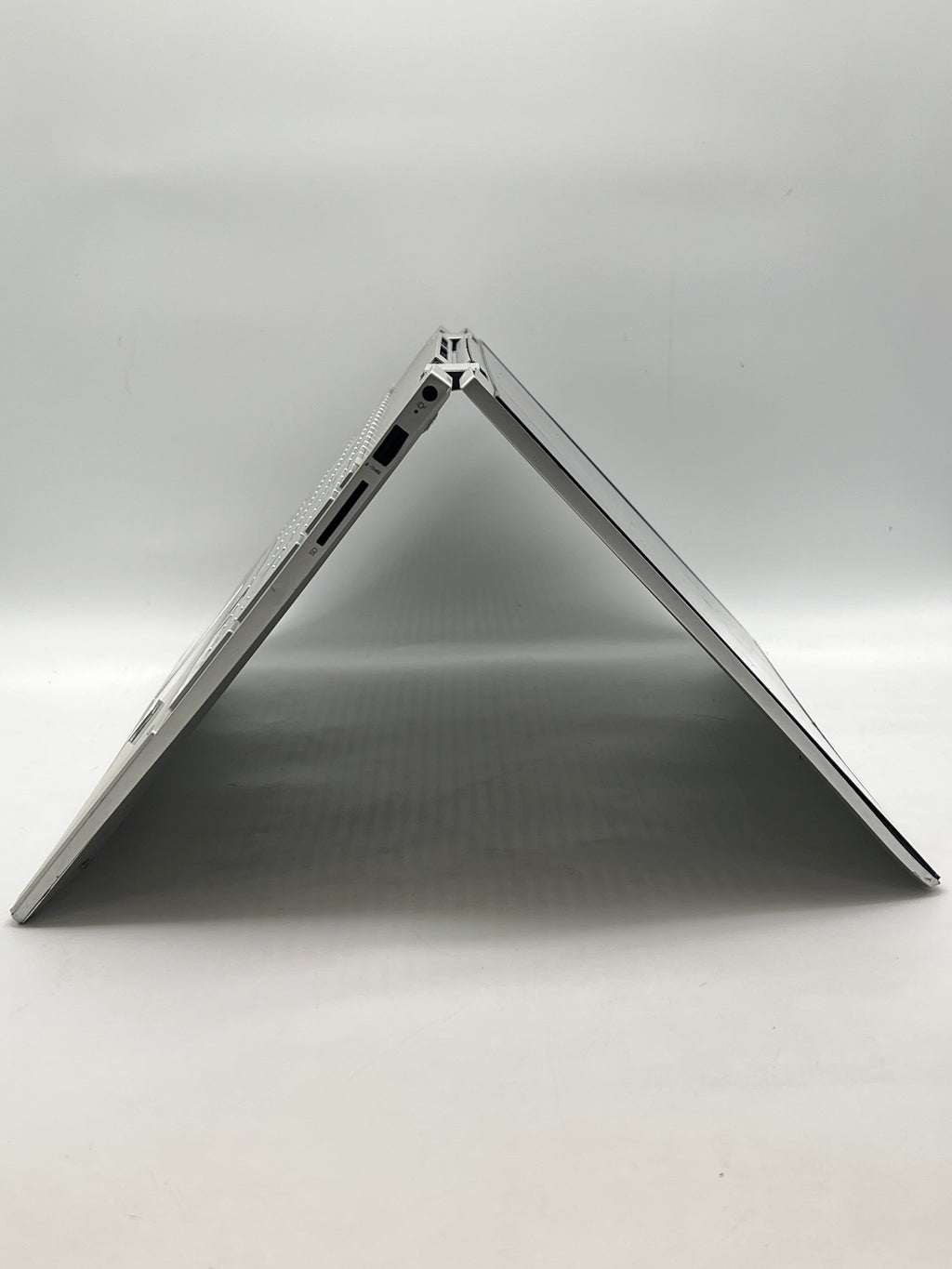 HP ENVY x360 15m-ed0xxx  i5 1035G1 8GB RAM 256GB SSD - For Parts (Cracked Screen)