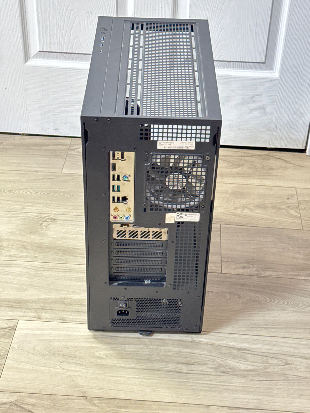 Custom Gaming PC i5-14400F 16GB RAM 1TB SSD RTX 4060 Black - Used