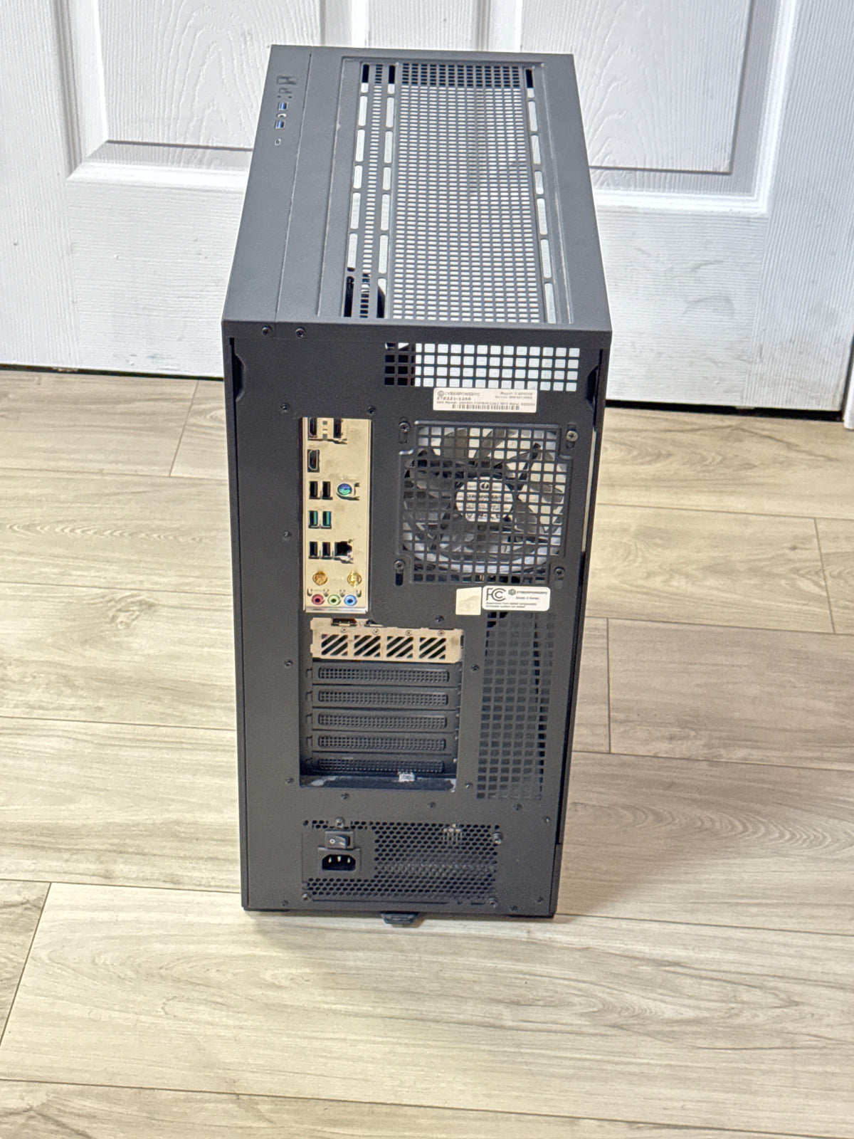 Custom Gaming PC i5-14400F 16GB RAM 1TB SSD RTX 4060 Black - Used