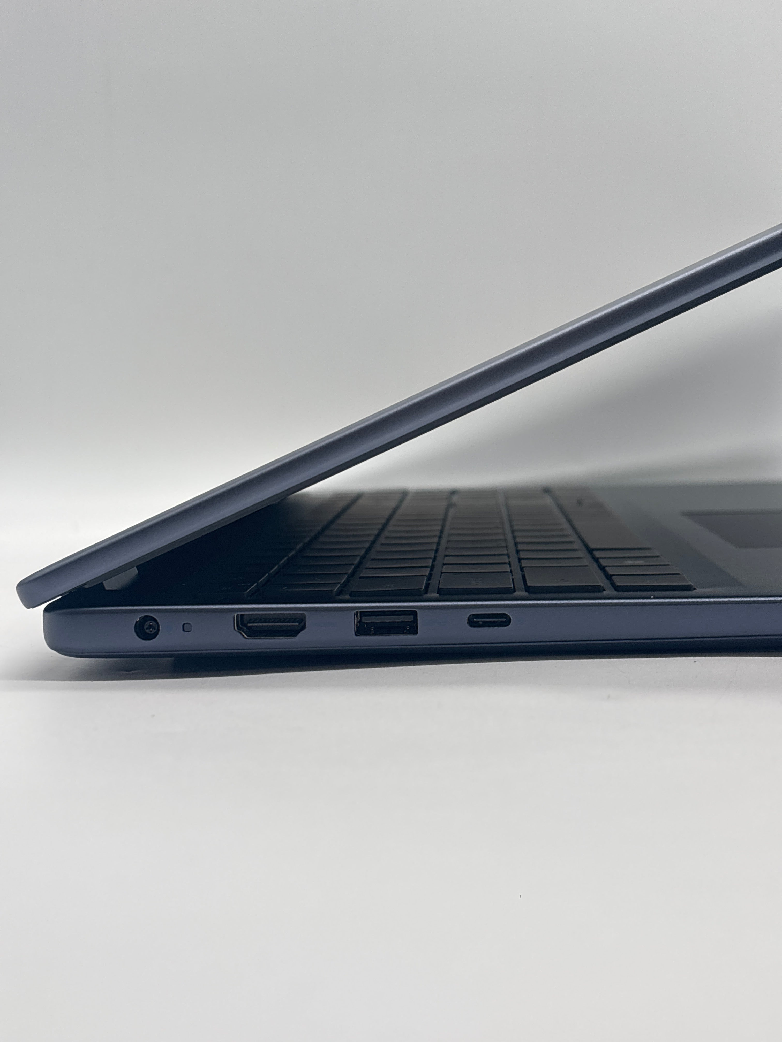 Dell Inspiron 16 5640 Core 7 150U 16GB RAM 1TB SSD