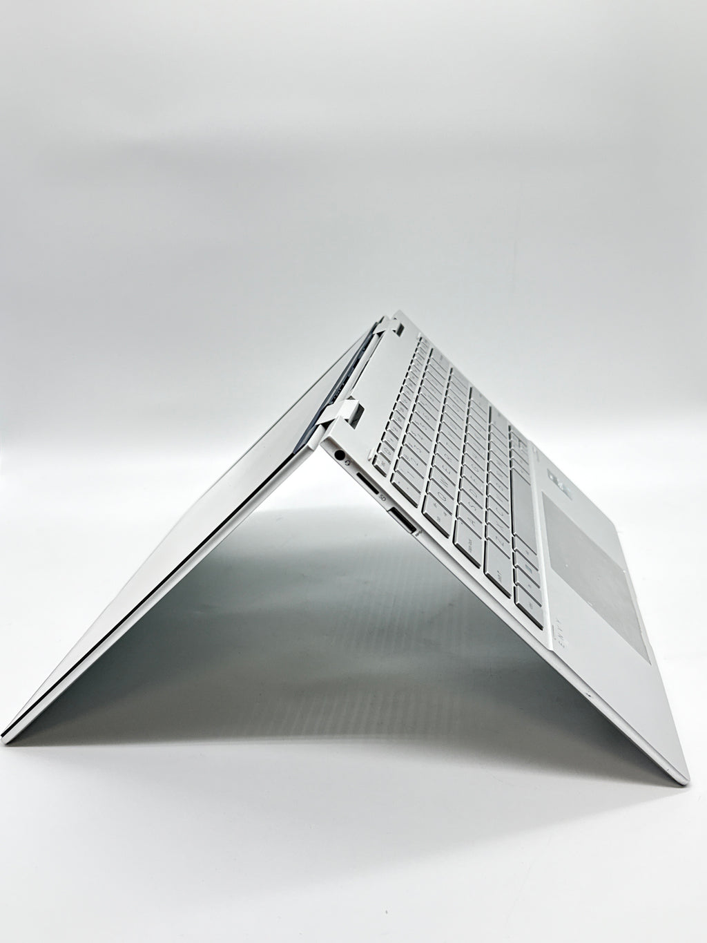 HP Envy x360 2-in-1 13-bf0797nr i7-1250U 16GB RAM 1TB SSD
