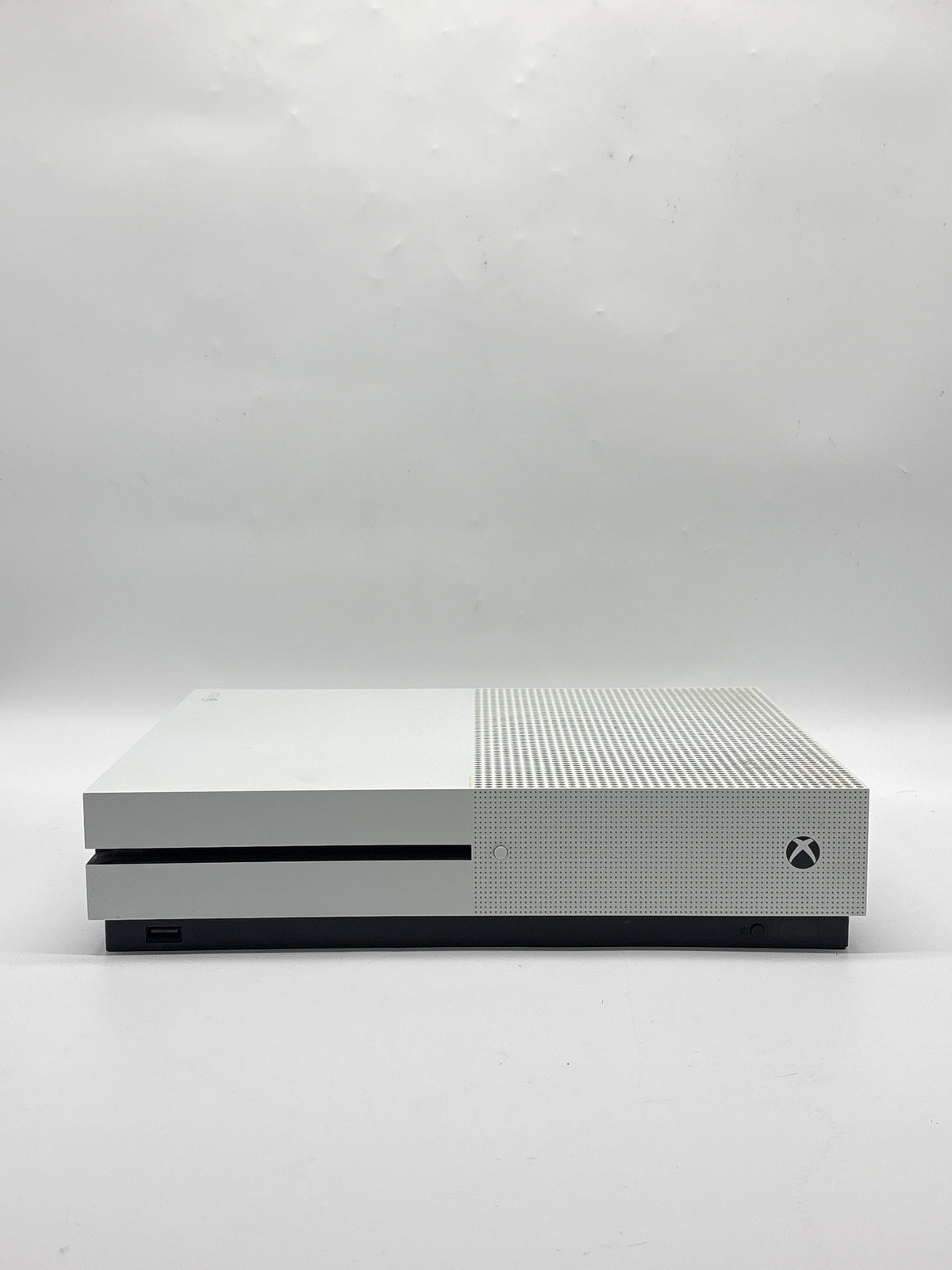 Microsoft Xbox One S 1681 1TB Console Robot White 4K HDR - Used