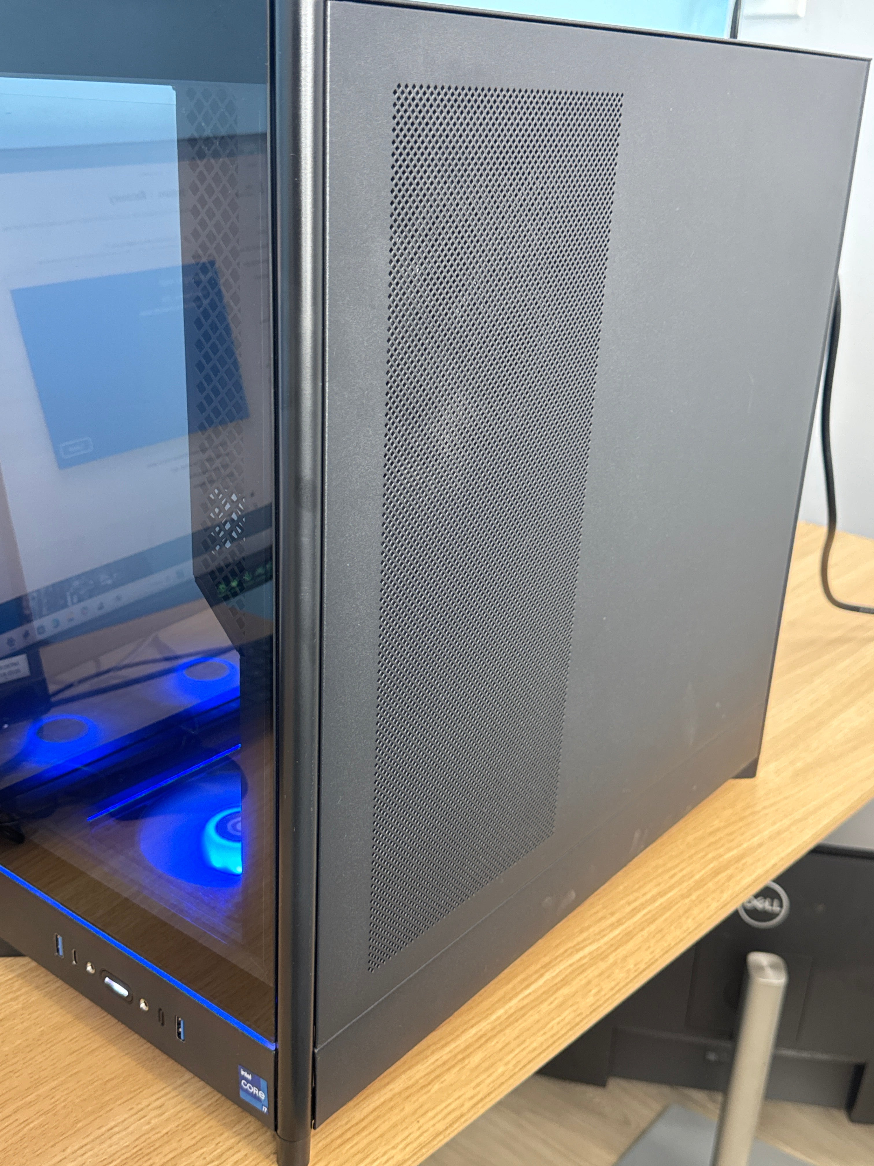 CyberpowerPC C-Series i7-14700F 32GB RAM DDR5 2TB SSD RTX 5070 - Used