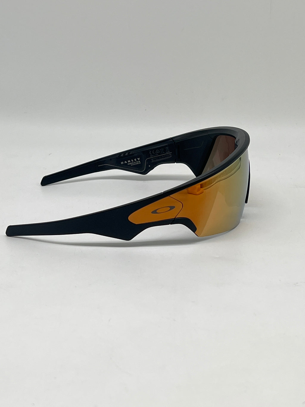 Oakley Meta Vanguard Black Frame Prizm 24K Lenses Smart Glasses W/o Case - Used