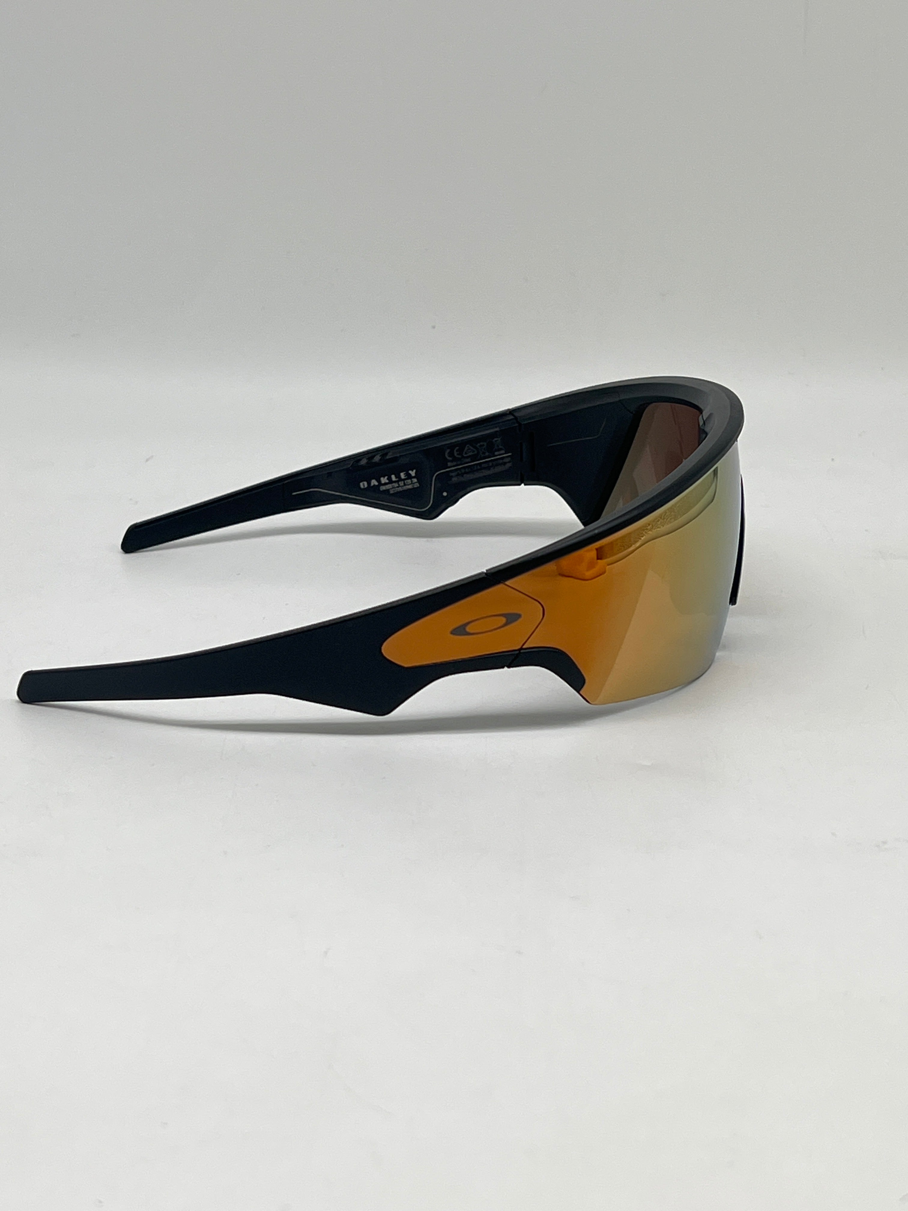 Oakley Meta Vanguard Black Frame Prizm 24K Lenses Smart Glasses W/o Case - Used