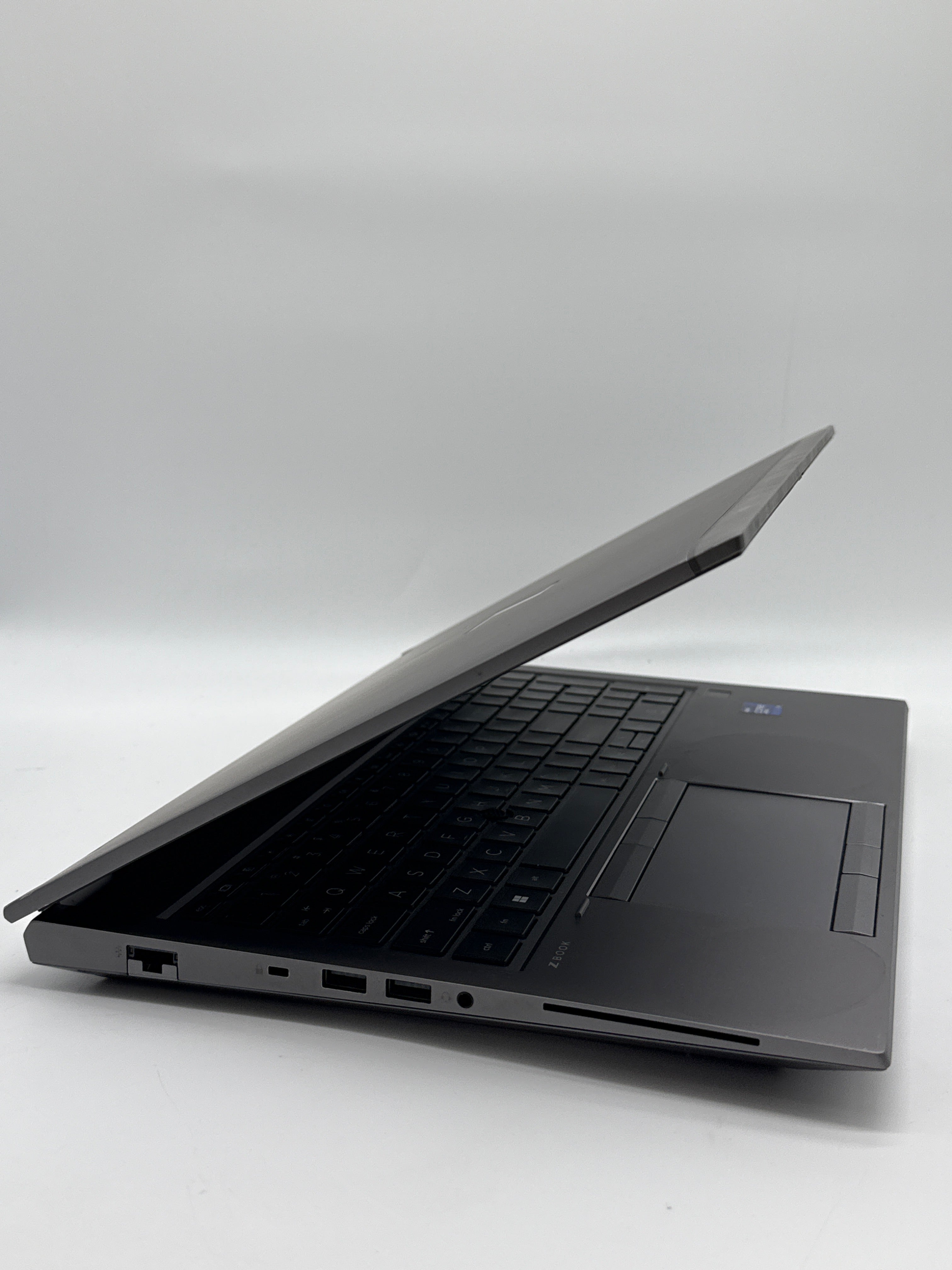 HP ZBook Fury G8 15.6" i9-11950H 64GB RAM 1TB SSD RTX A2000 - BIOS Locked