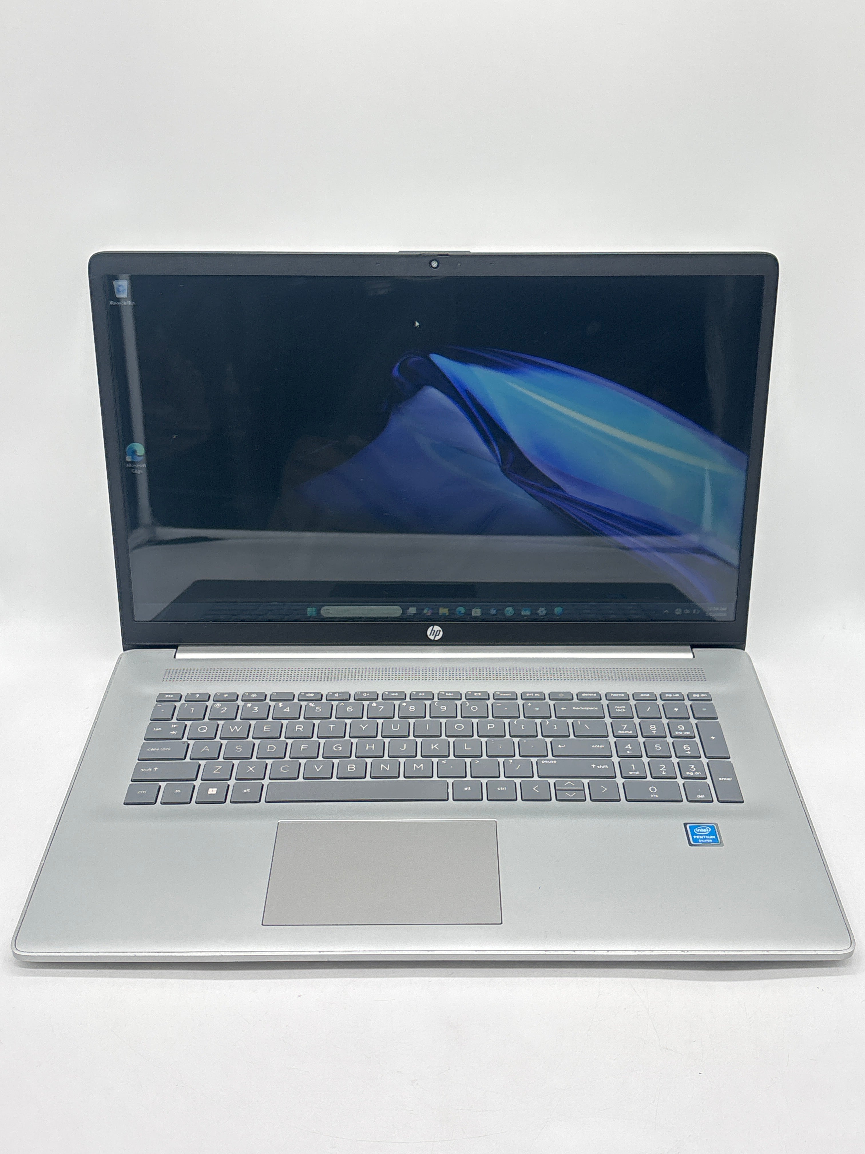 HP 17-cn0001tg Pentium N5030 8GB RAM 128GB SSD