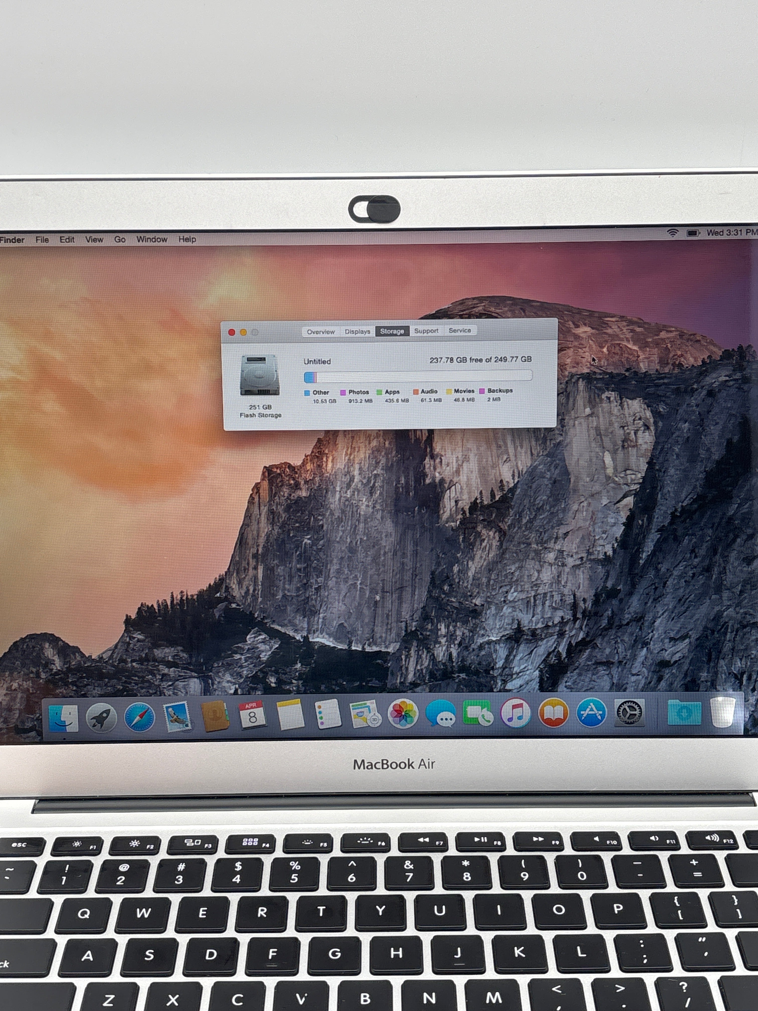 Apple MacBook Air 13" A1466 2015 i7 8GB ram 256GB SSD - For Parts (Read)