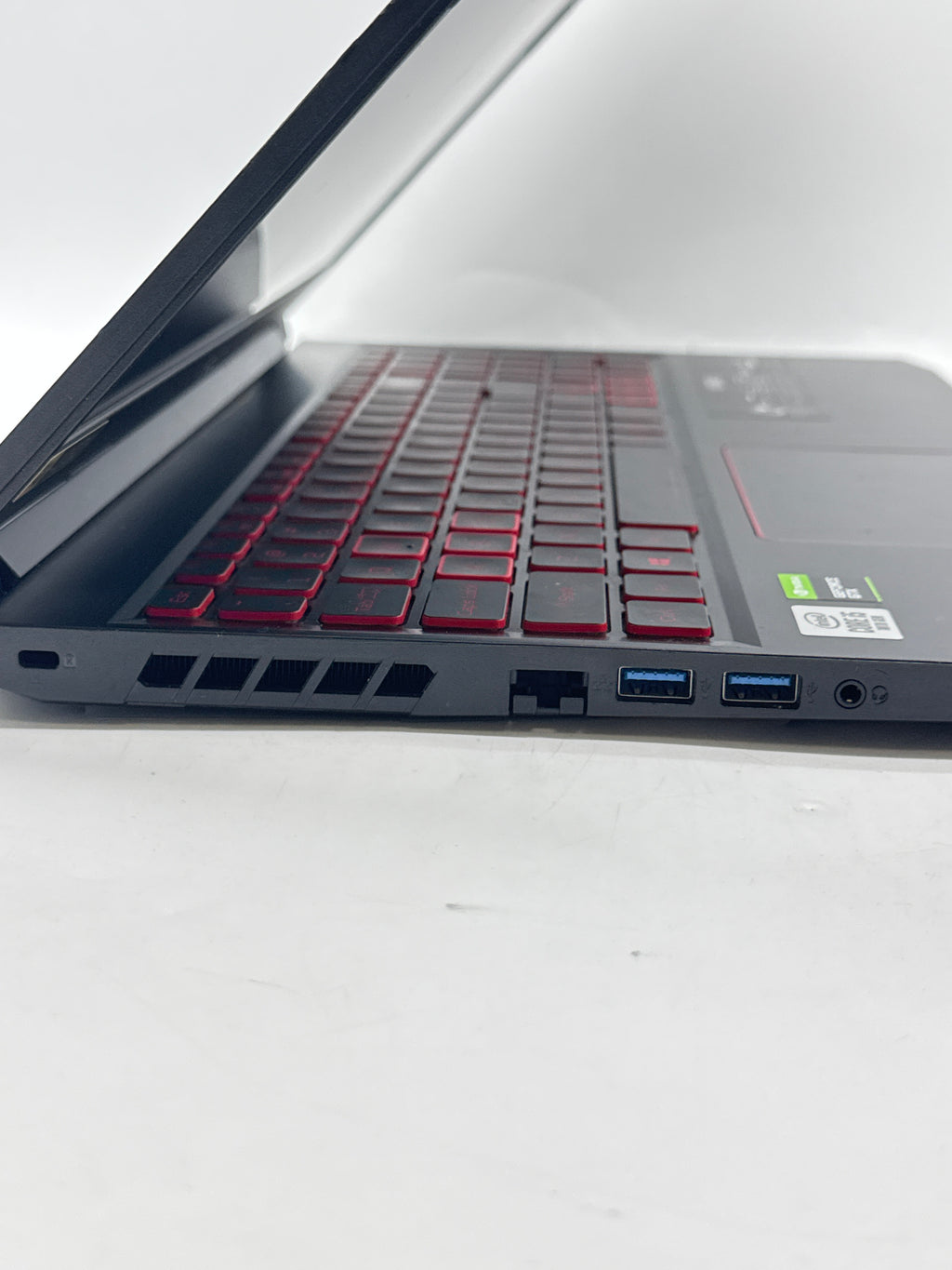 Acer Nitro 5 N20C1 15.6in i5-10300H 8GB RAM 256GB SSD GTX 1650 - Used