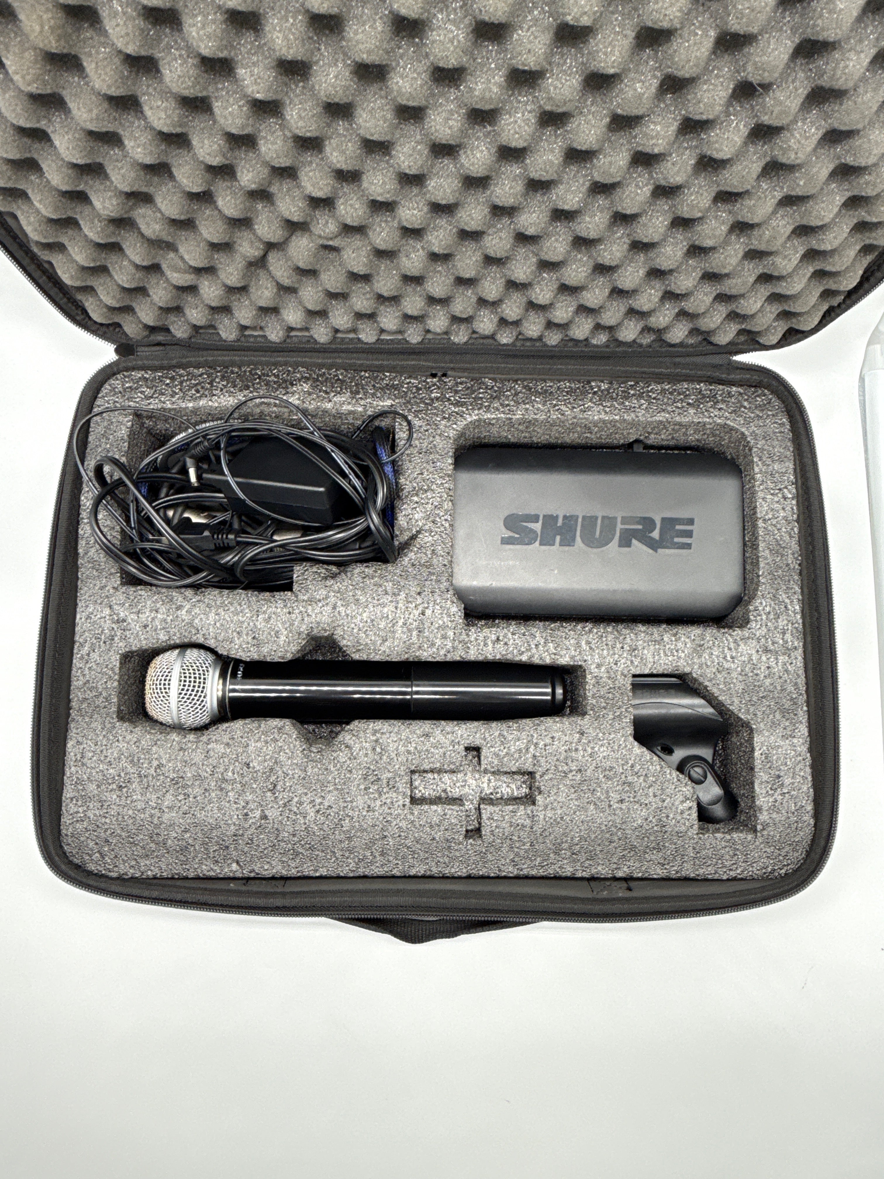 Shure M58 Dynamic Microphone with BLX4R H10 Wireless Receiver Black