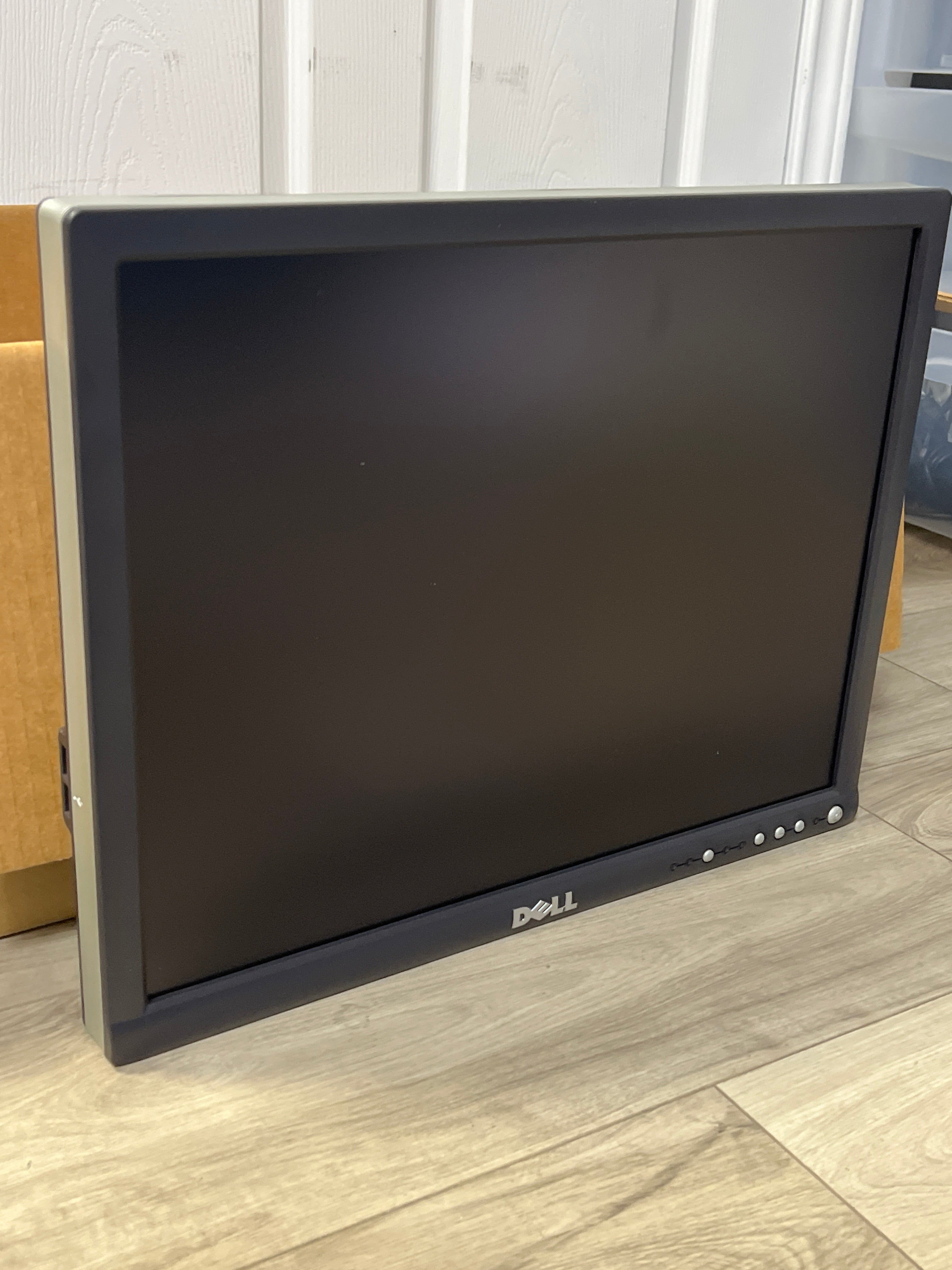 Dell UltraSharp 2001FP 20" LCD Monitor - New in Box