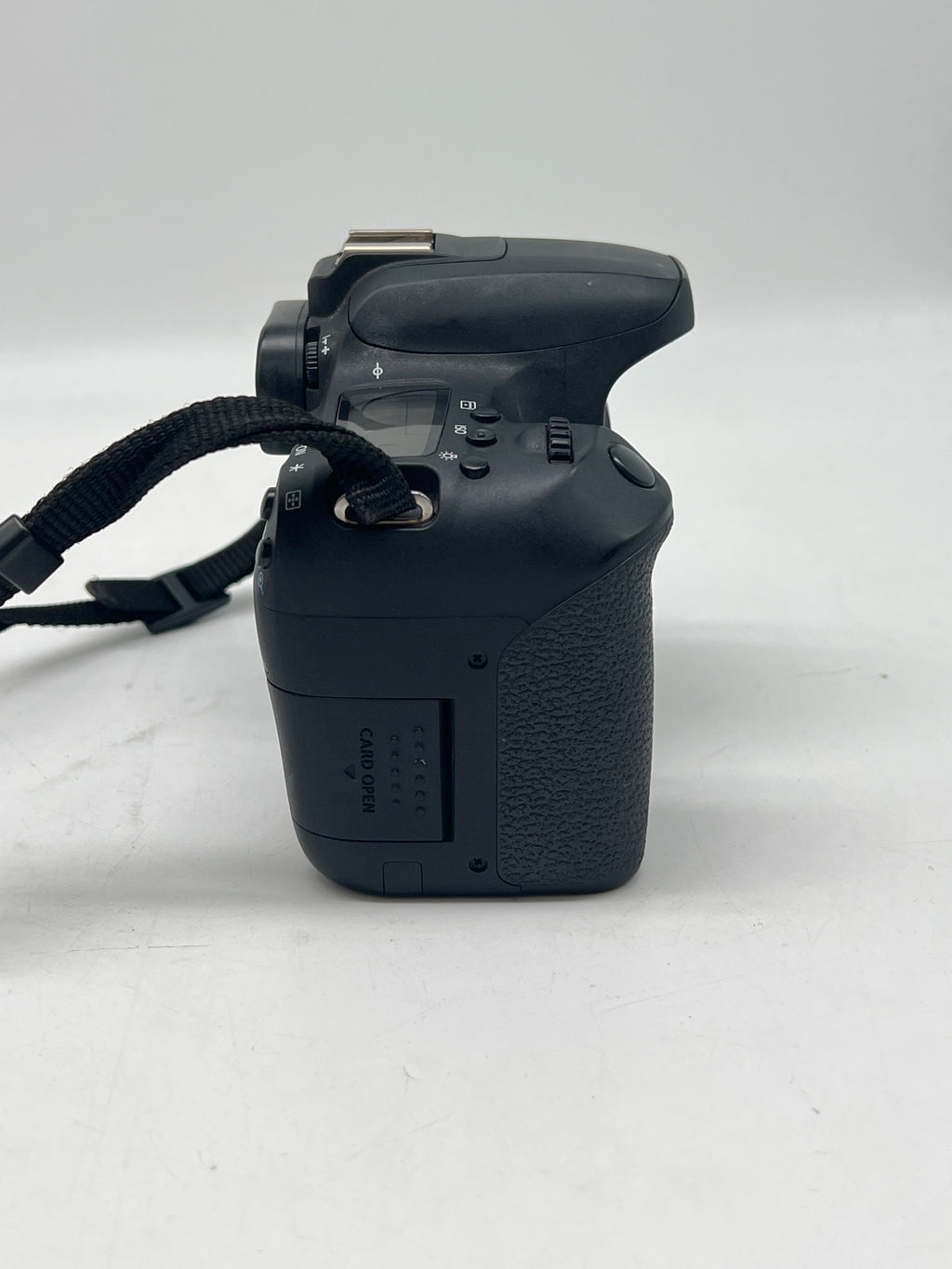 Canon EOS 77D Digital SLR Camera 24.2 MP Body Only - Used