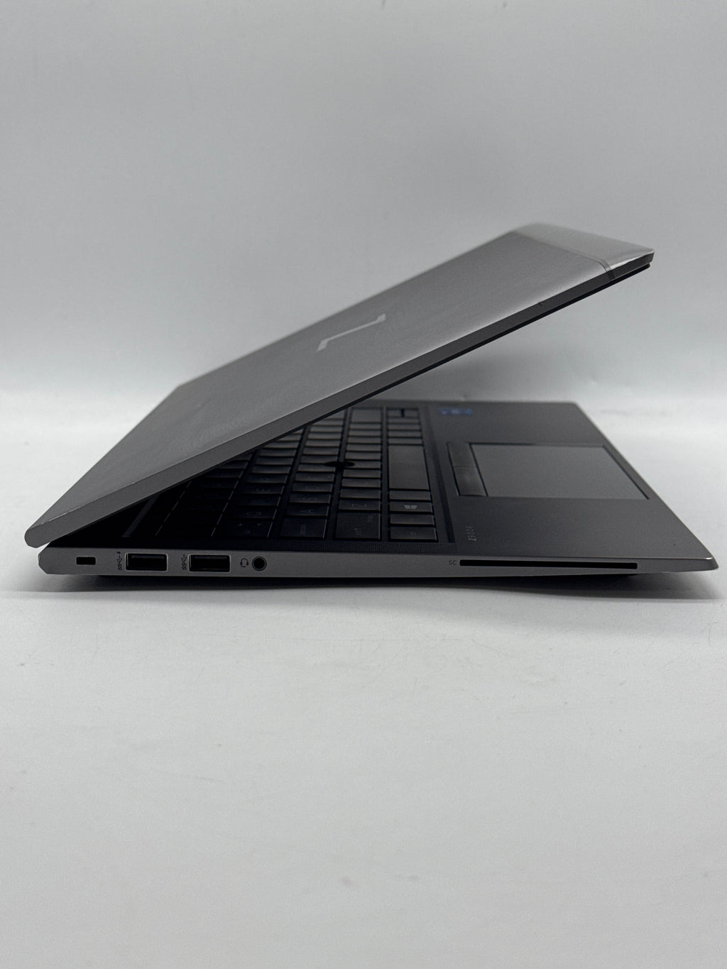 HP ZBook Firefly 14 G8 14" Intel Core i5-1135G7 16GB RAM 256GB SSD - READ