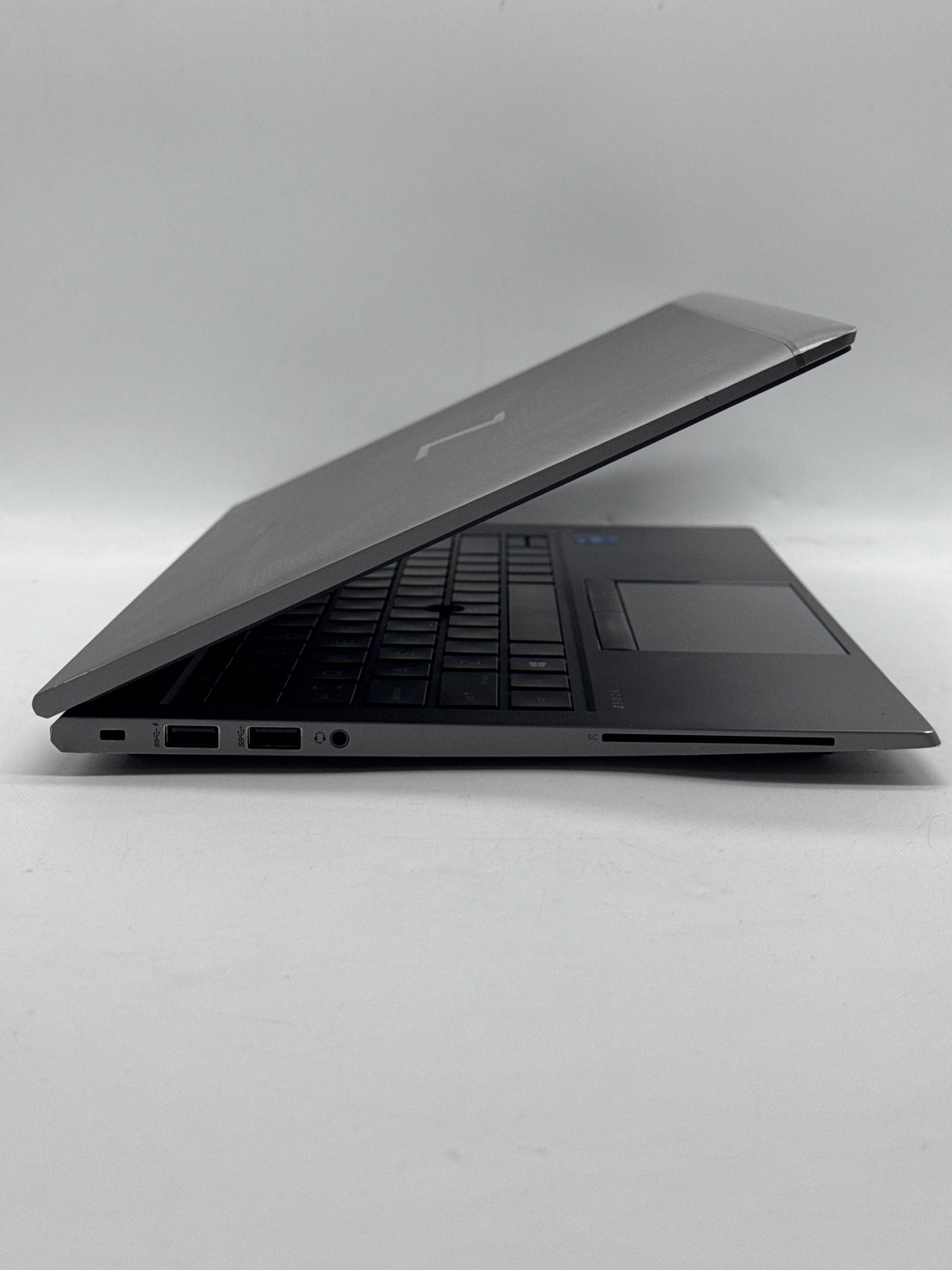 HP ZBook Firefly 14 G8 14" Intel Core i5-1135G7 16GB RAM 256GB SSD - READ