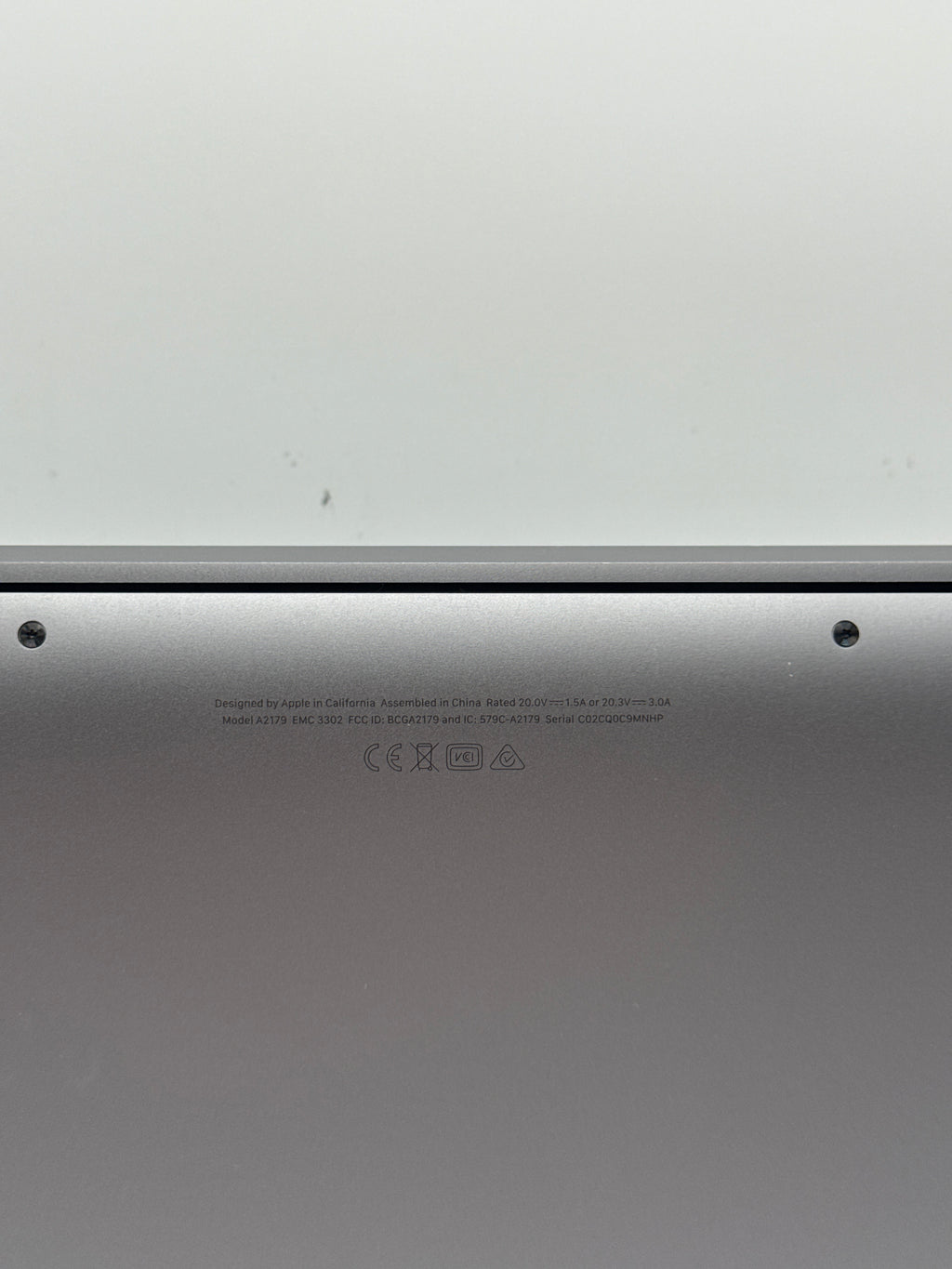 Apple MacBook Air 13" A2179 i3 8GB RAM 256GB SSD - Bad Display