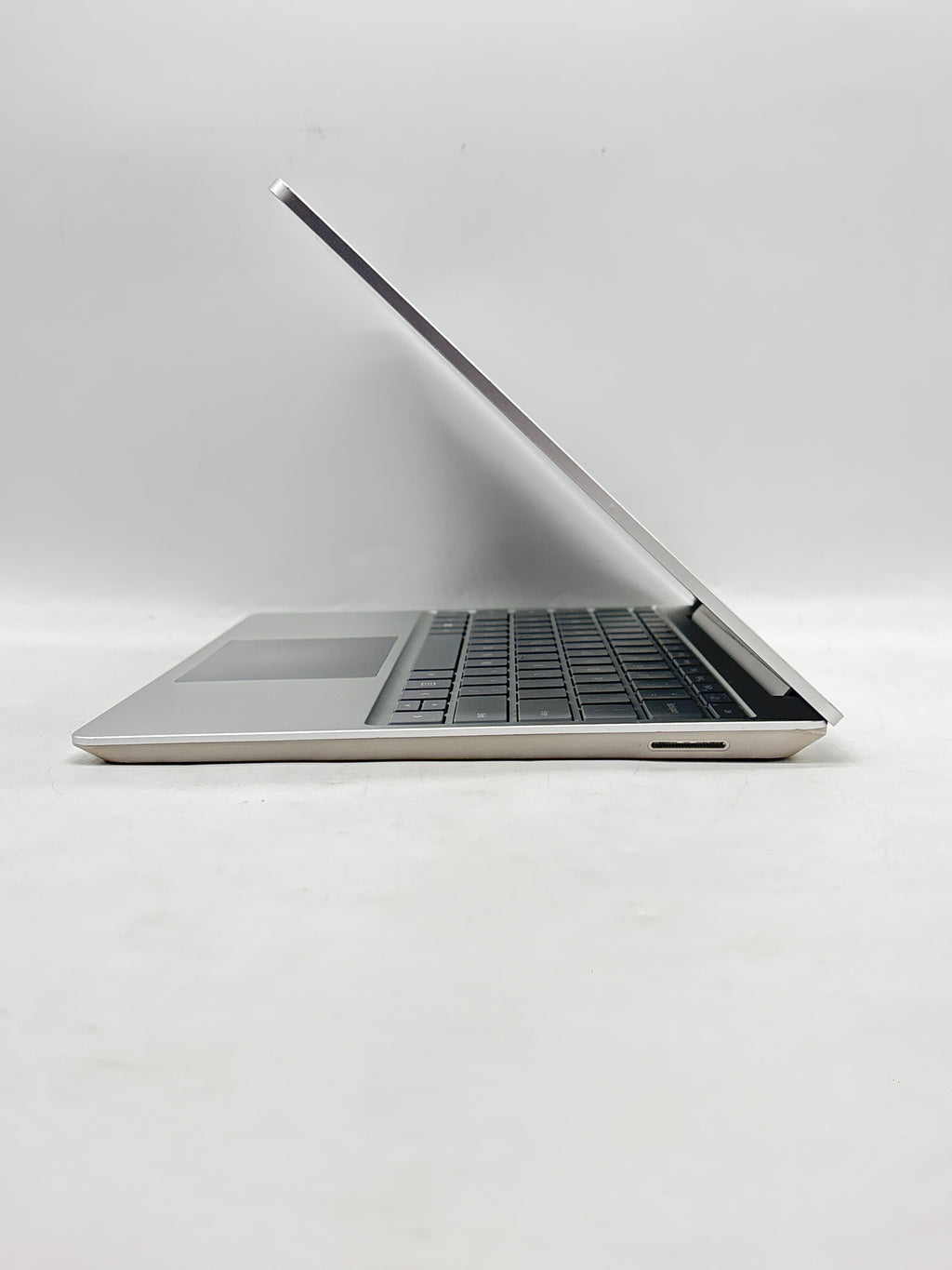 Microsoft Surface Laptop Go 1943 i5-1035G1 8GB RAM 128GB SSD - USED