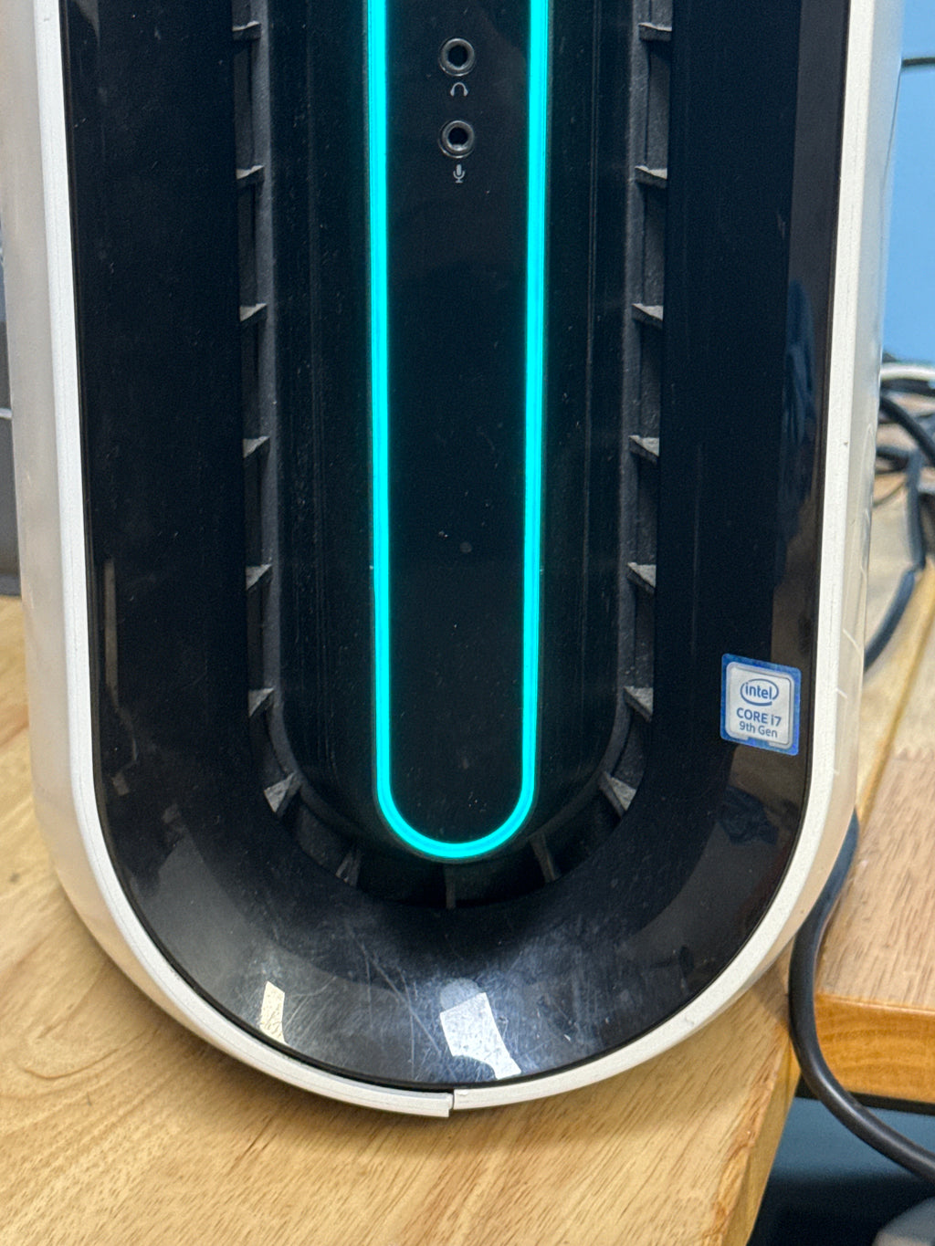 Alienware Aurora R9 i7-9700 16GB RAM 1TB HDD + 512GB SSD RTX 2080 Super (READ)