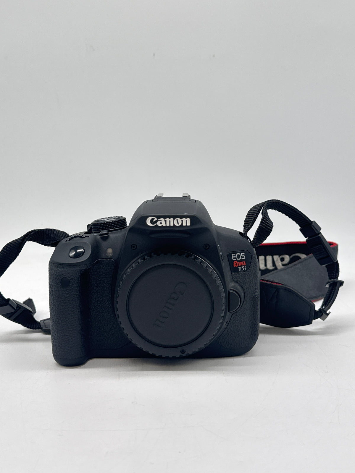 Canon Rebel EOS T5i DSLR 18MP w/ EF-S 18-55mm IS STM Lens Black - Used
